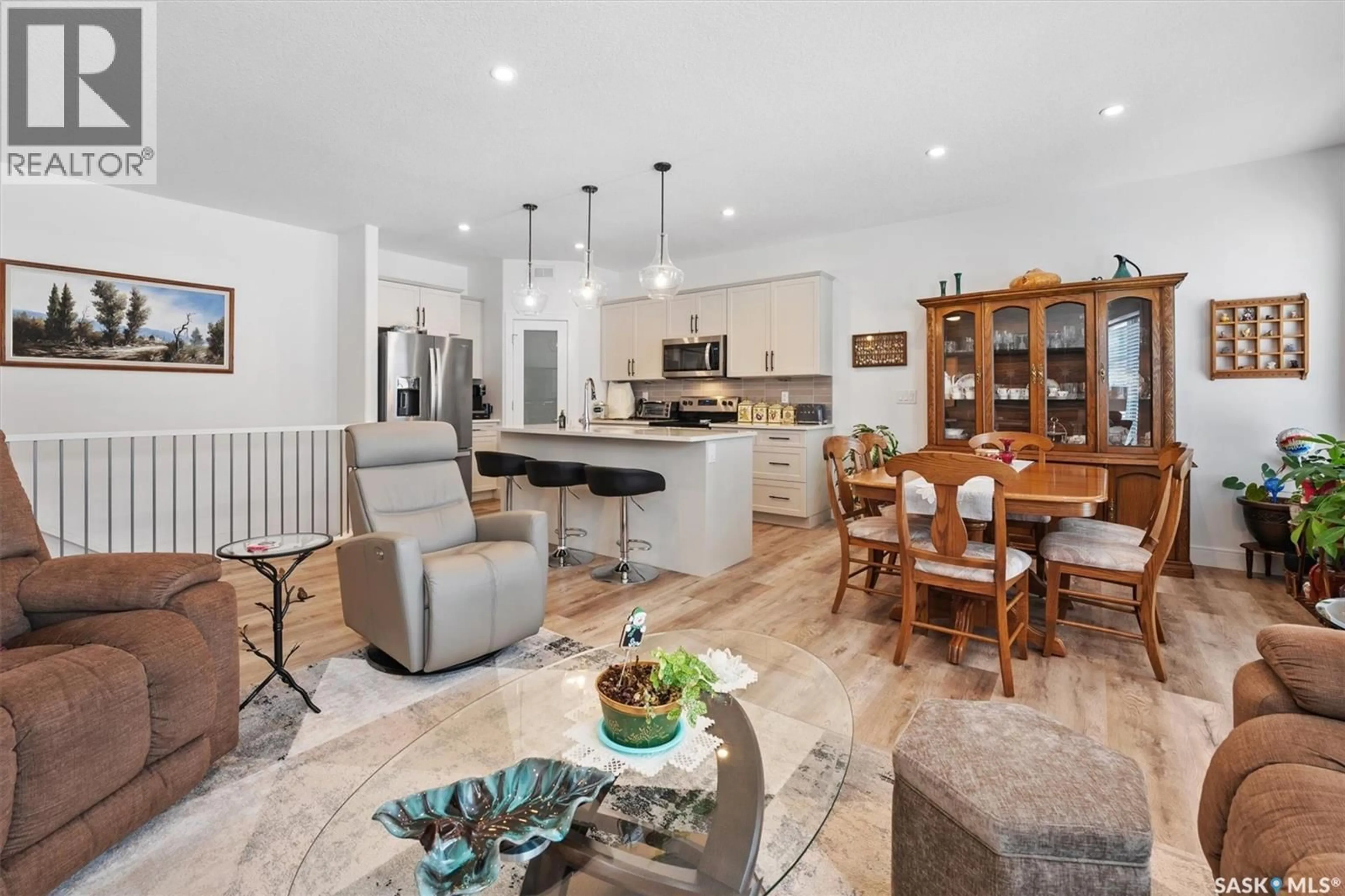 Open concept kitchen, ceramic/tile floor for 4 - 310 EVERGREEN BOULEVARD, Saskatoon Saskatchewan S7W0Z1
