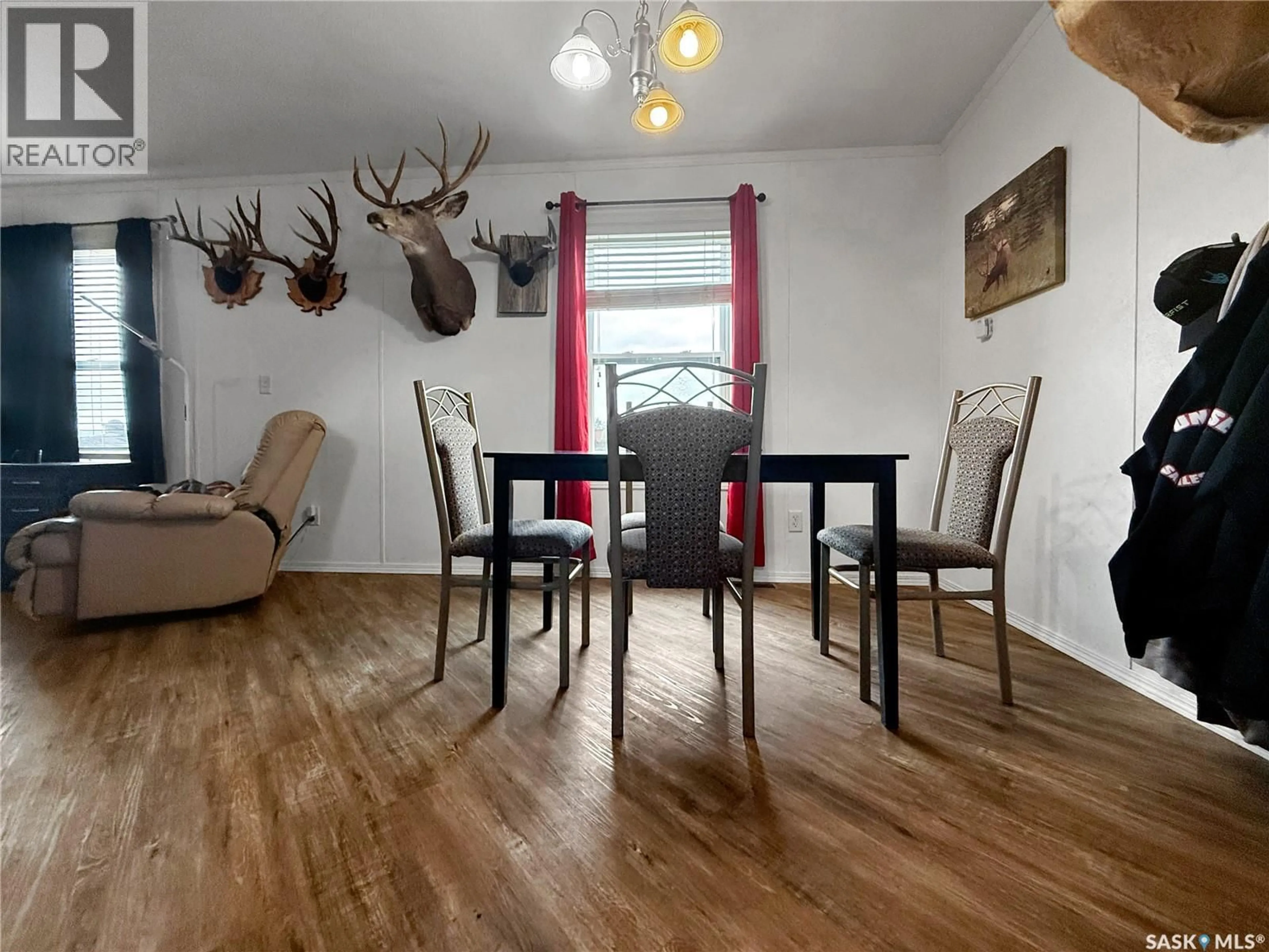 Dining room, wood/laminate floor for 300 ISOBEL AVENUE, Tantallon Saskatchewan S0A4B0