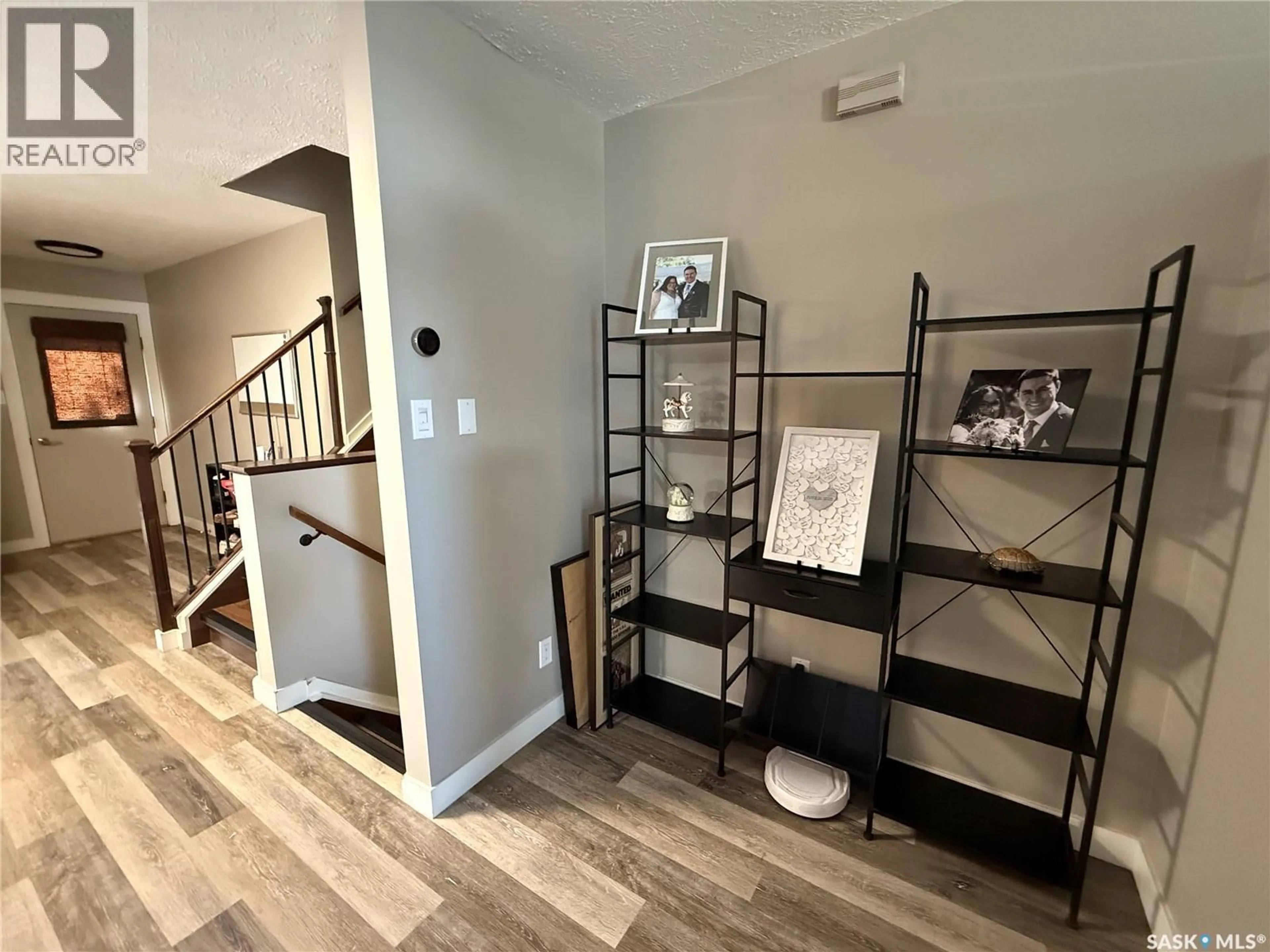 Indoor entryway for 207 9TH STREET, Weyburn Saskatchewan S4H1E9