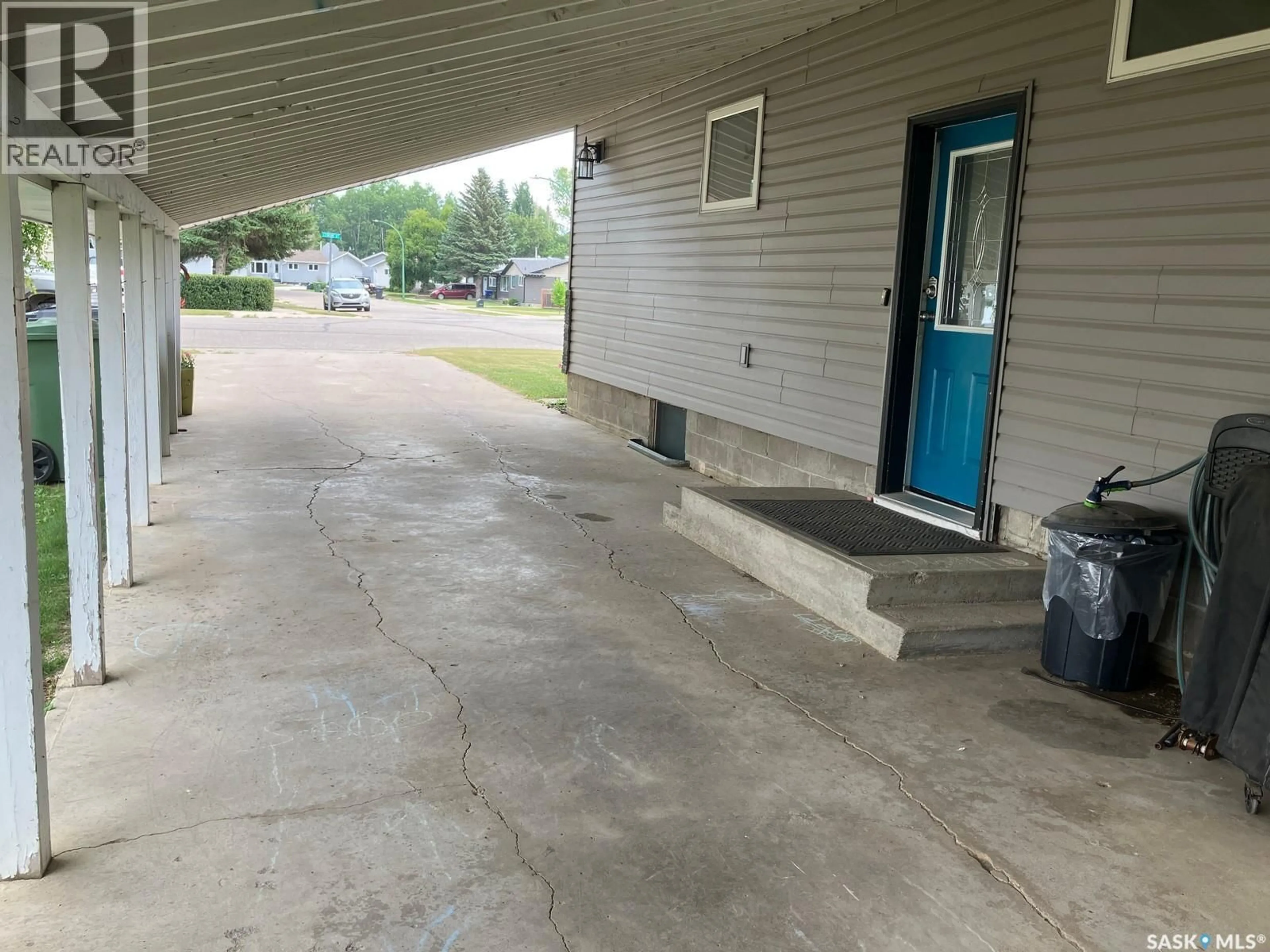 Patio, street for 1204 CENTRE STREET, Nipawin Saskatchewan S0E1E0