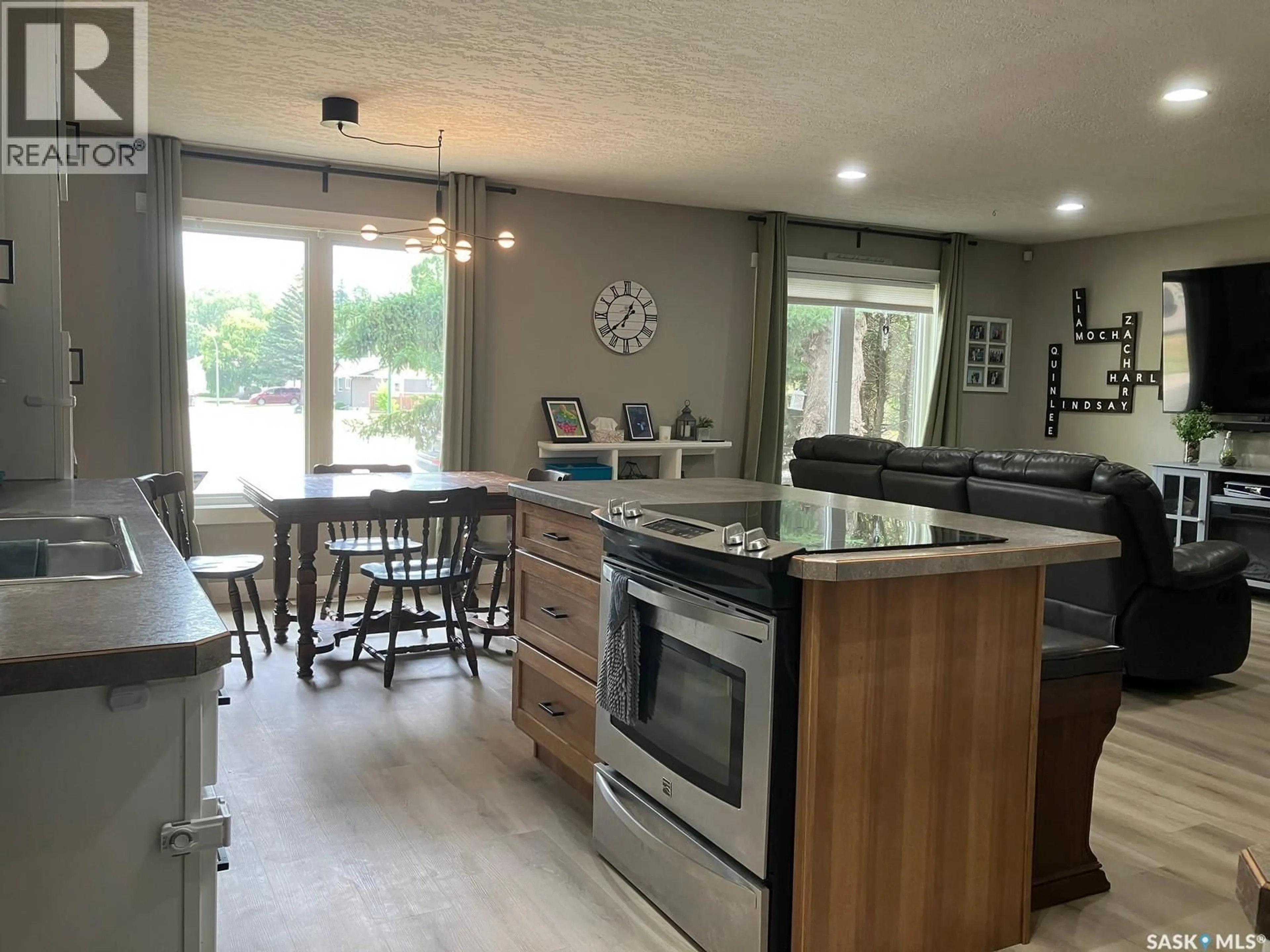 Open concept kitchen, unknown for 1204 CENTRE STREET, Nipawin Saskatchewan S0E1E0