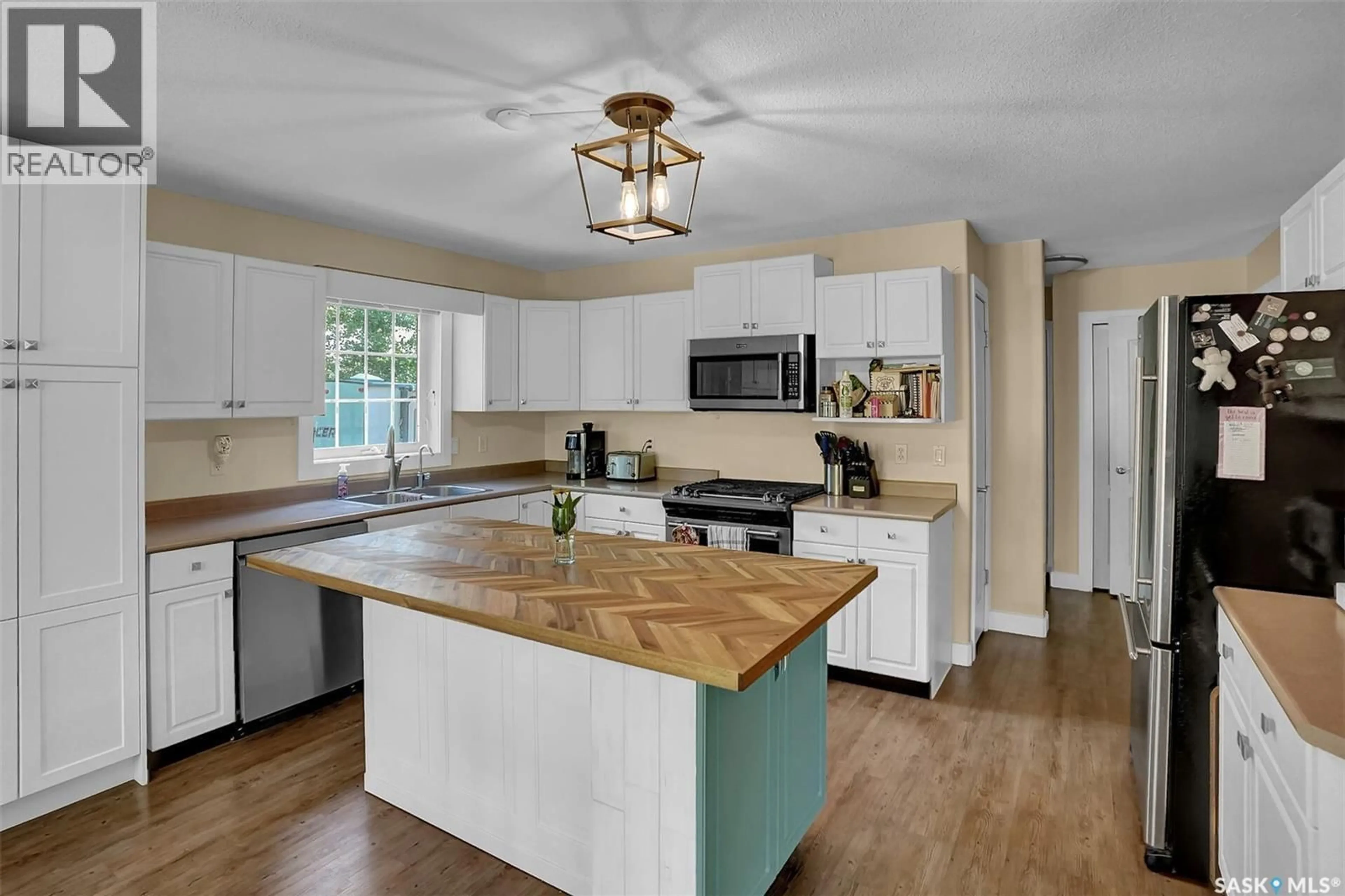 Open concept kitchen, unknown for 3 LOTT ROAD, White City Saskatchewan S4L5B1