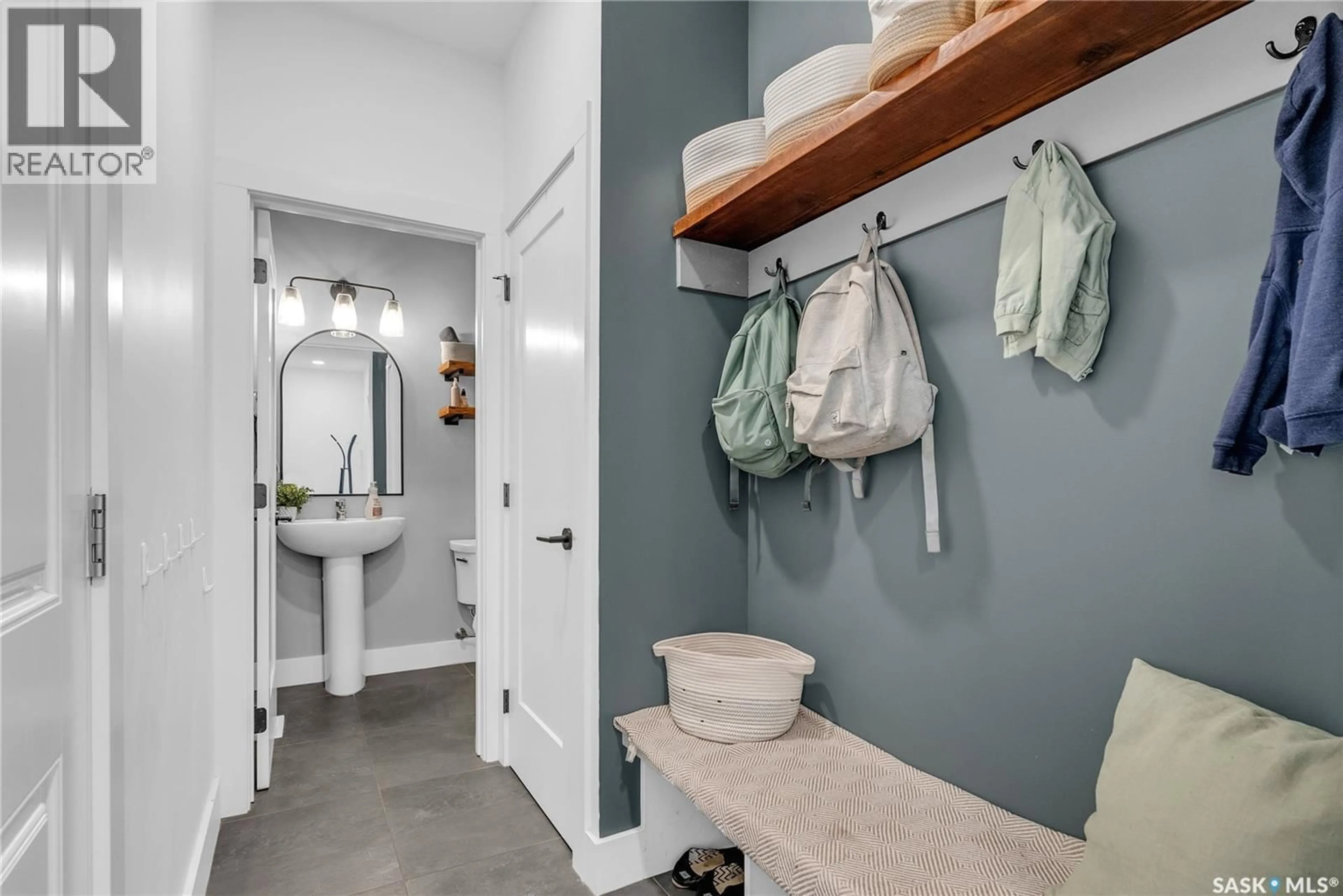Contemporary bathroom, ceramic/tile floor for 328 OLSON LANE, Saskatoon Saskatchewan S7V0X6