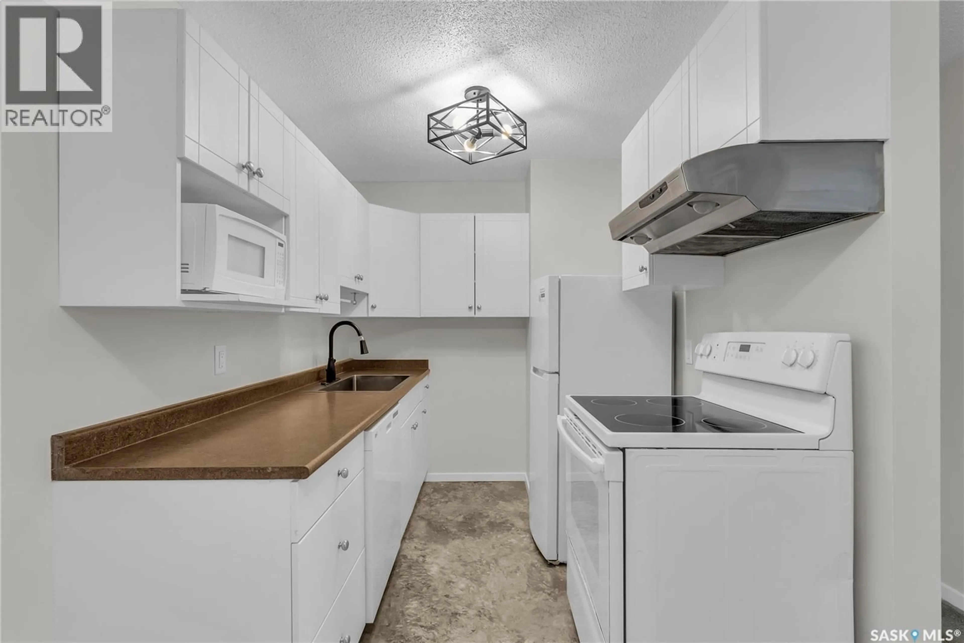 Standard kitchen, unknown for 204 - 307 TAIT CRESCENT, Saskatoon Saskatchewan S7H5L6