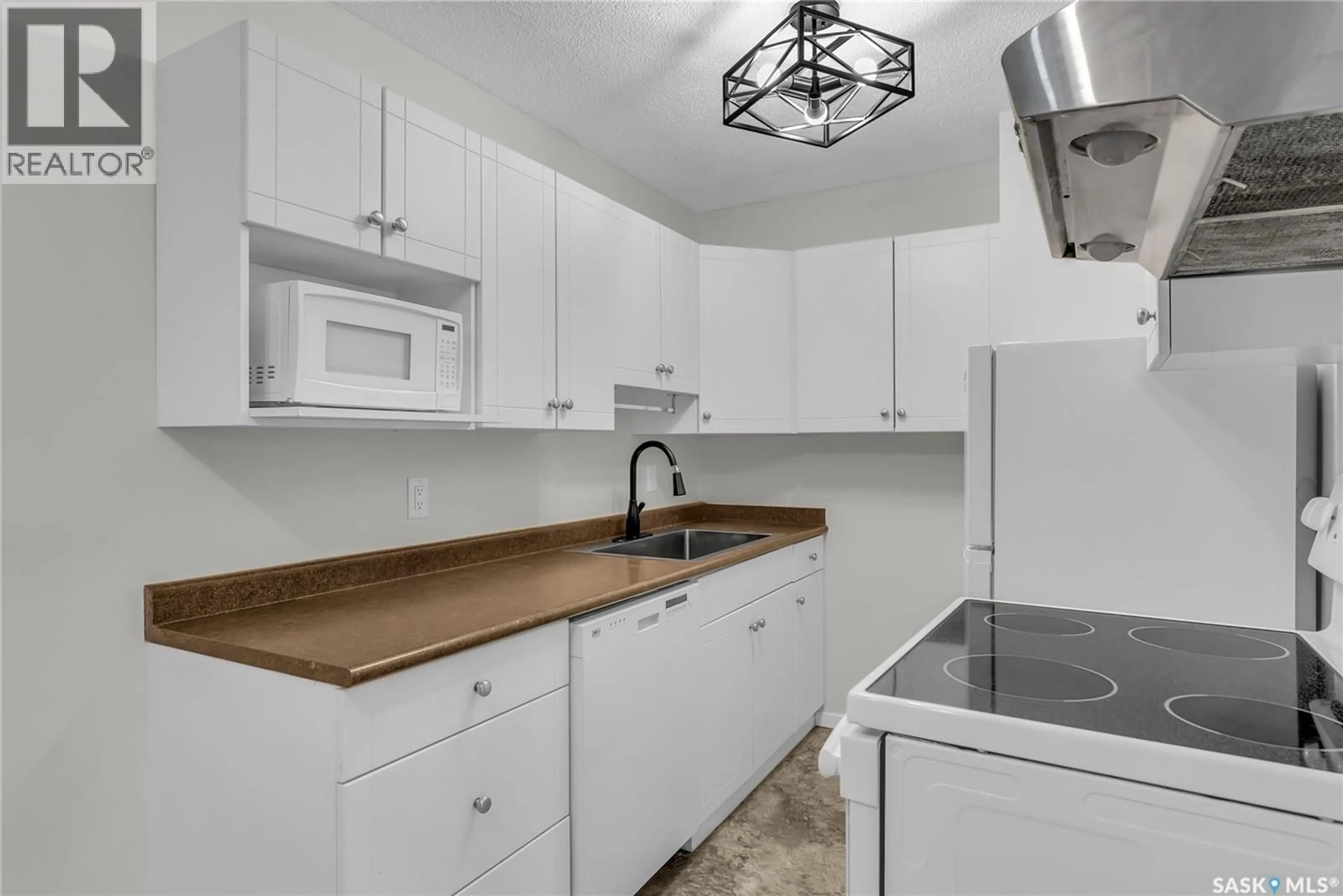 Standard kitchen, unknown for 204 - 307 TAIT CRESCENT, Saskatoon Saskatchewan S7H5L6