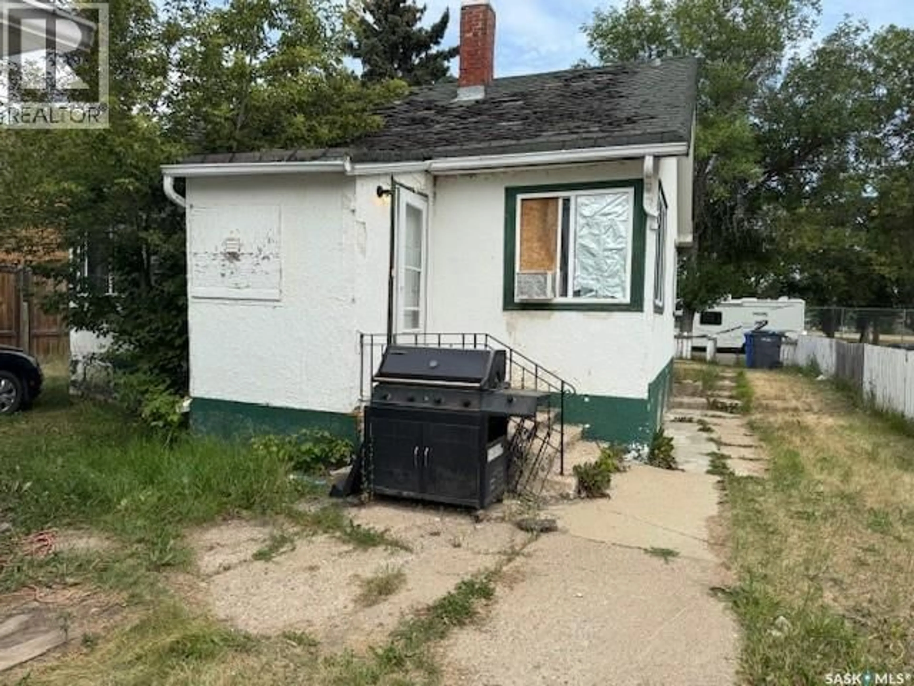 Shed for 851 107TH STREET, North Battleford Saskatchewan S9A1Y6
