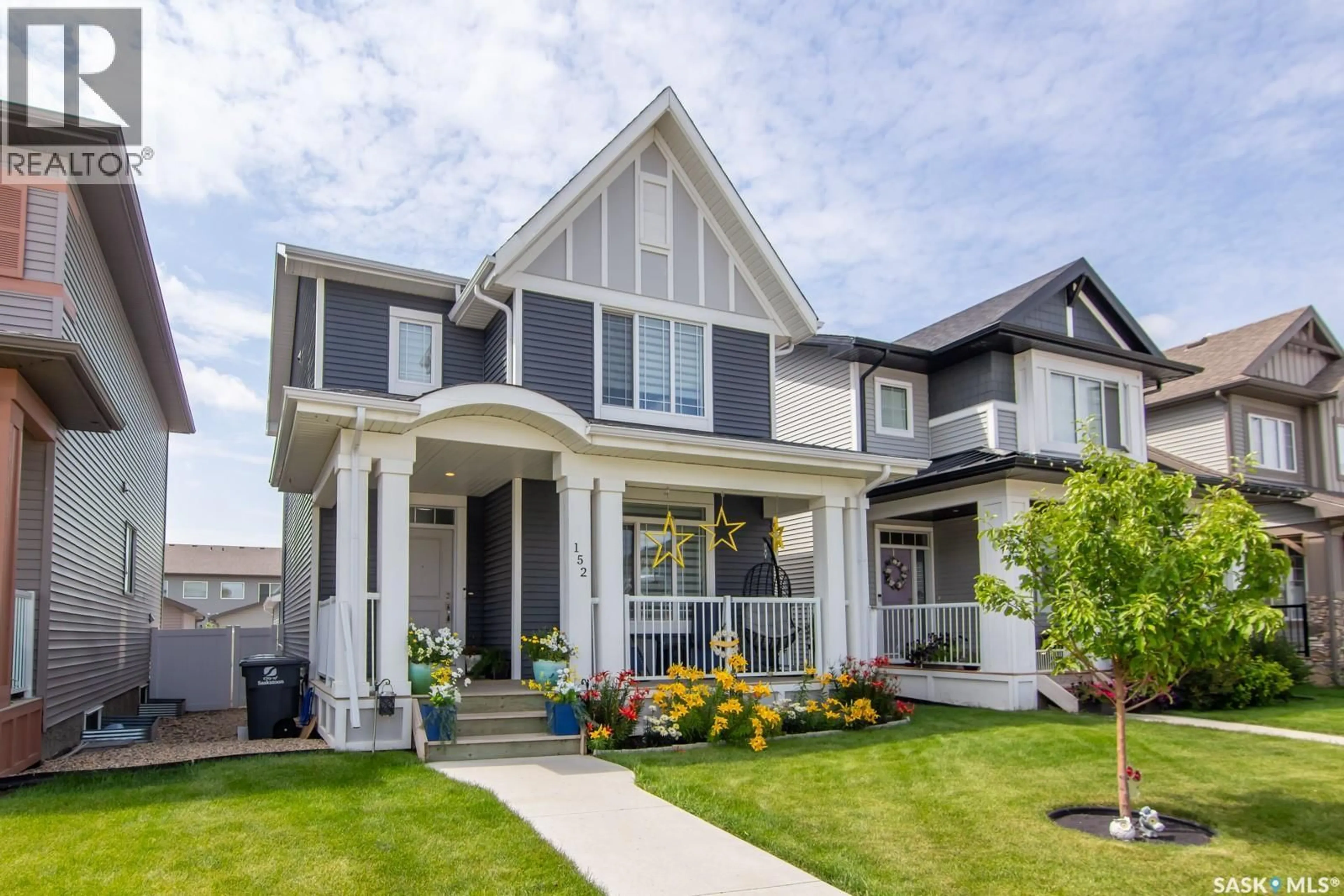 Home with vinyl exterior material, street for 152 DUBOIS CRESCENT, Saskatoon Saskatchewan S7V0R5