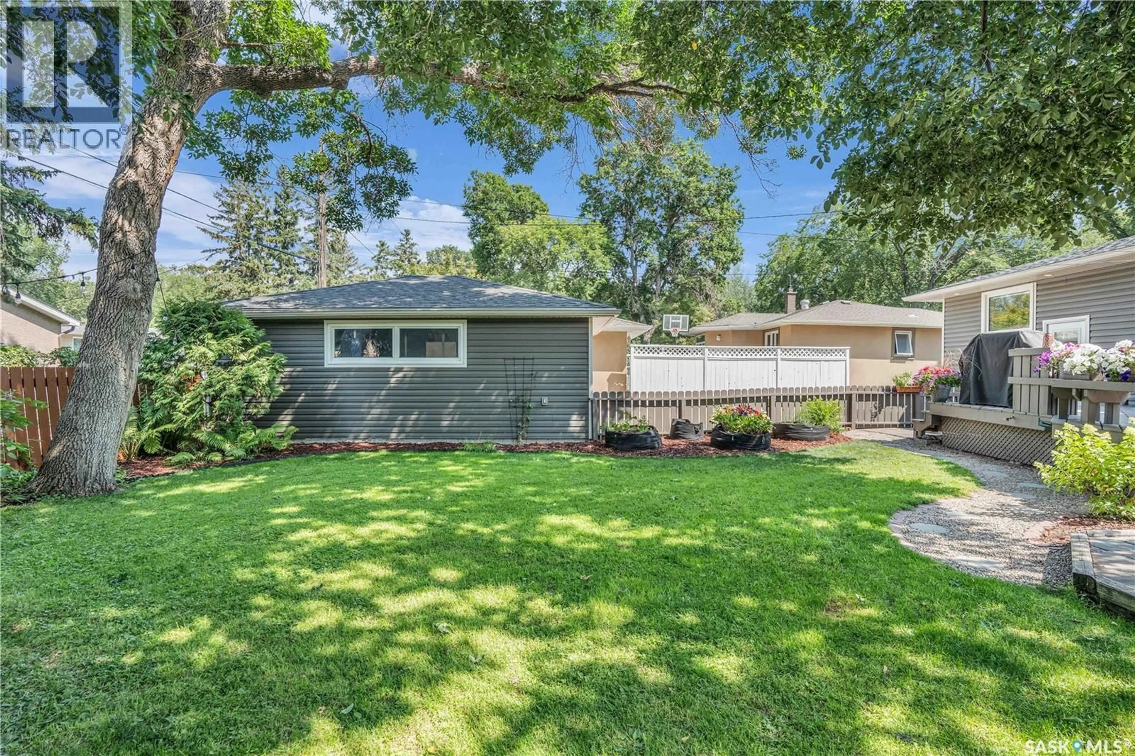 Home with vinyl exterior material, street for 16 GARDINER AVENUE, Regina Saskatchewan S4S4P6