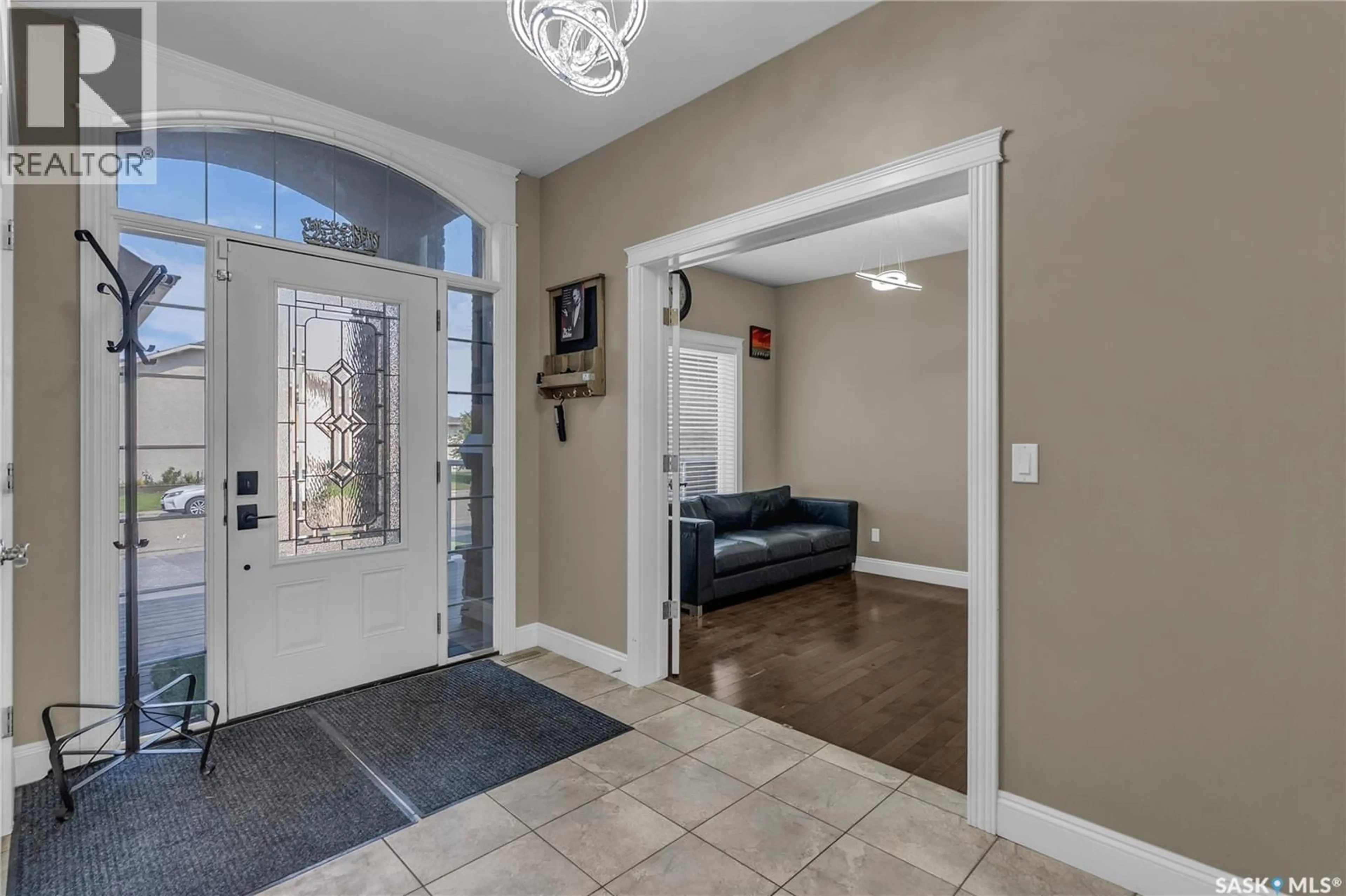 Indoor entryway for 715 BEECHDALE WAY, Saskatoon Saskatchewan S7V0A5