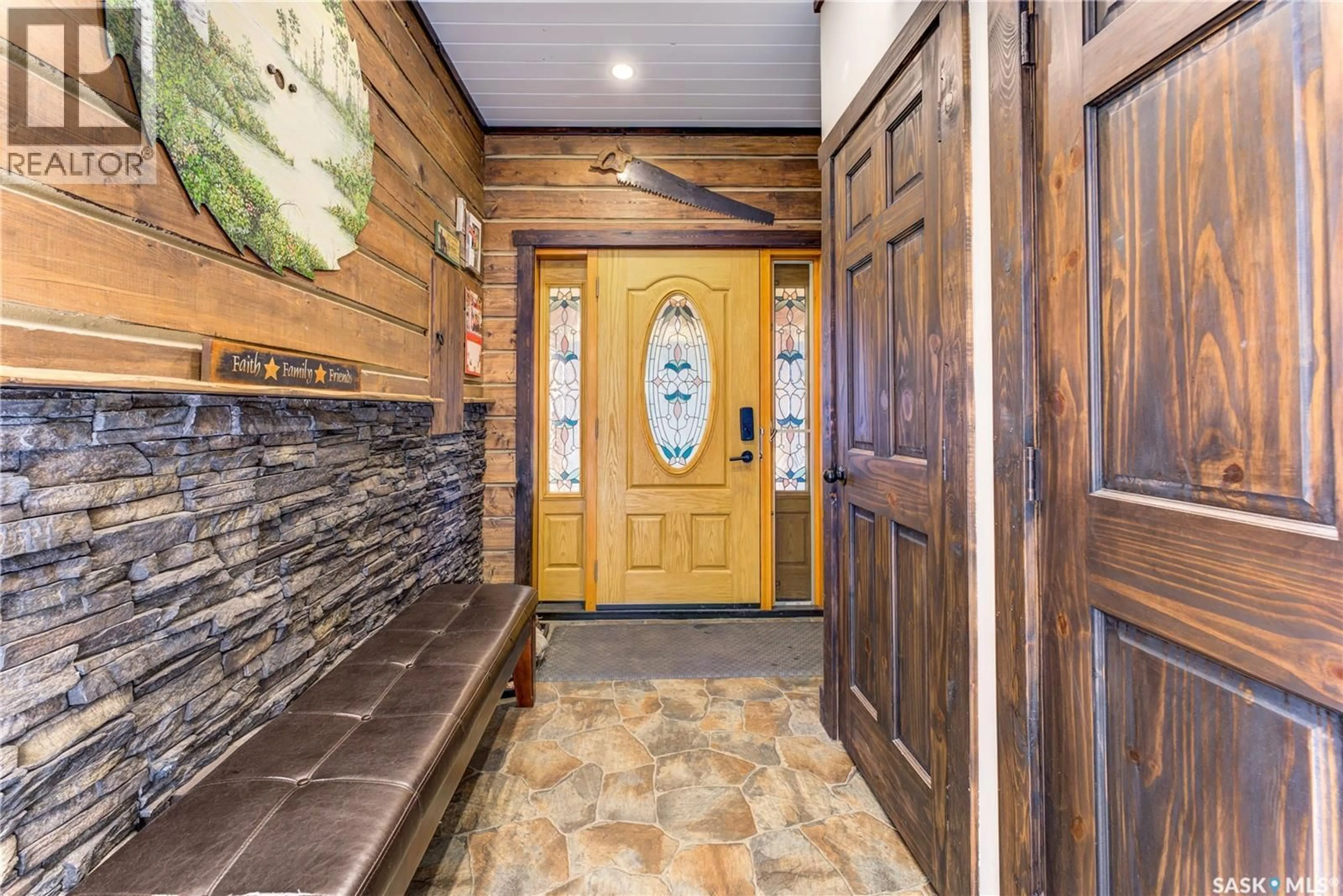 Indoor entryway for 605 CEDAR CLOSE, Beaver River Rm No. 622 Saskatchewan S0M1A0