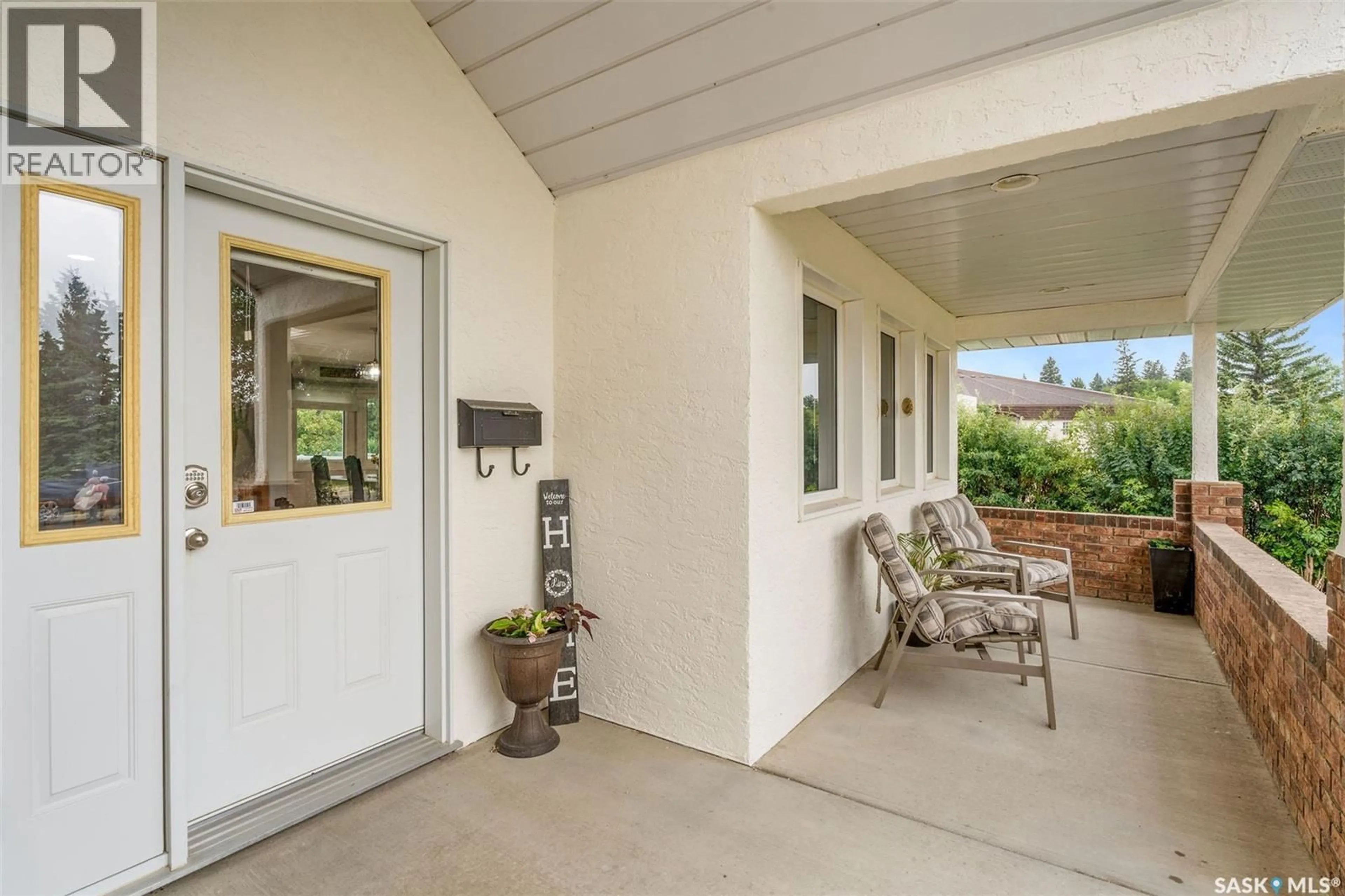 Indoor entryway for 706 13TH AVENUE, Humboldt Saskatchewan S0K2A0