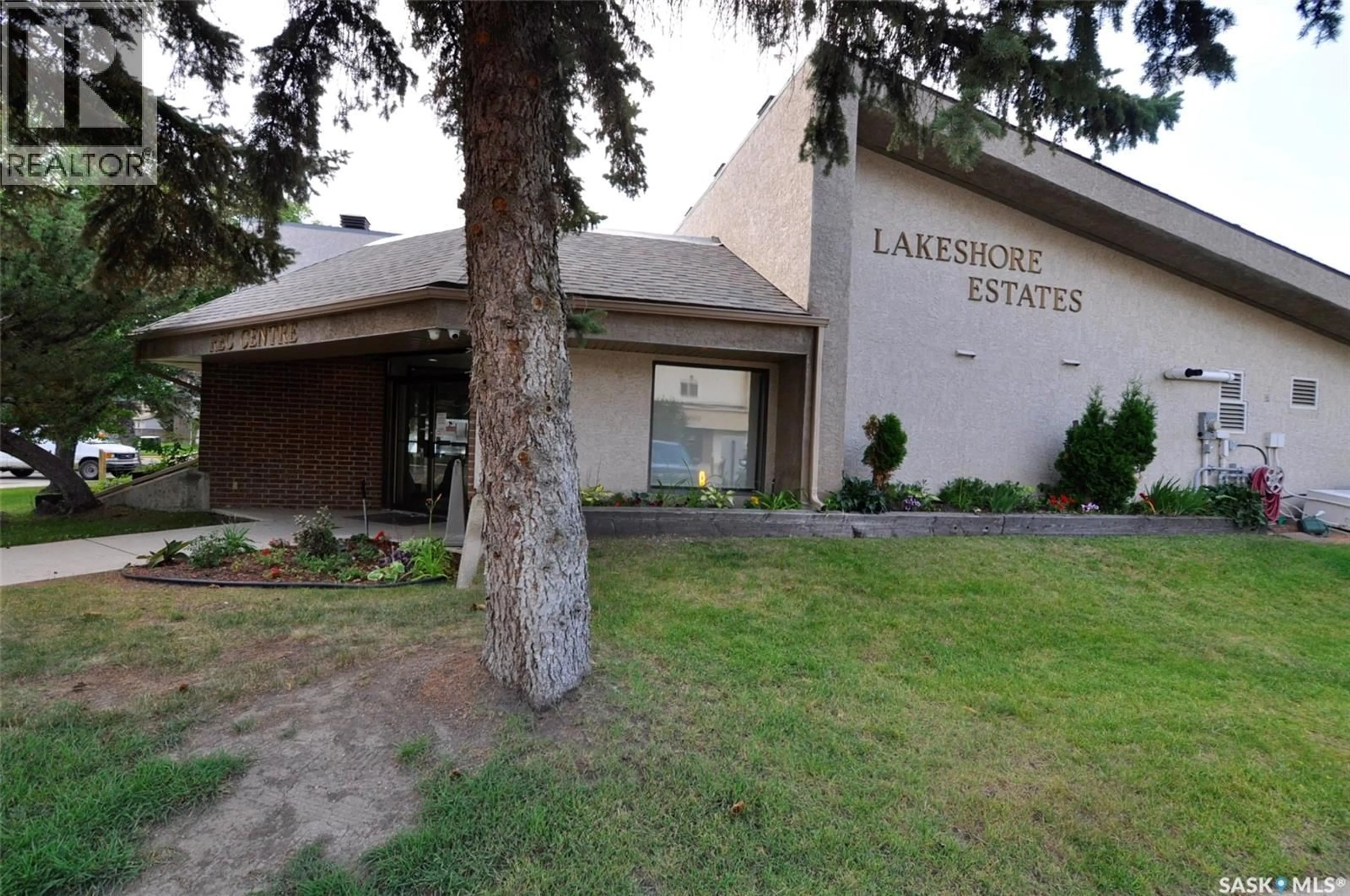 Indoor foyer for #234 - 310 STILLWATER DRIVE, Saskatoon Saskatchewan S7J4H7