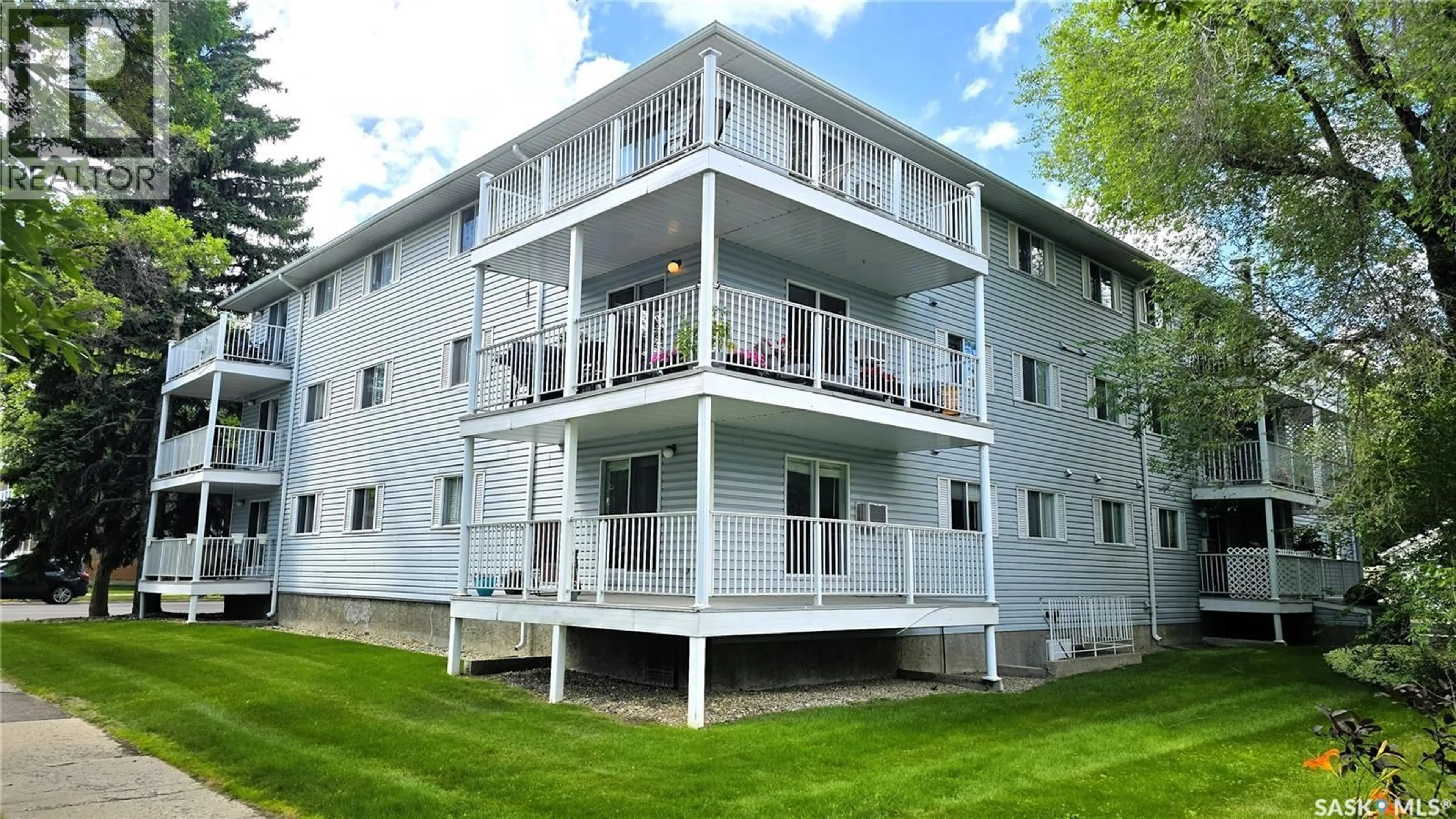 Patio, building for 1001 - 101 MAIN STREET, Saskatoon Saskatchewan S7H0K6