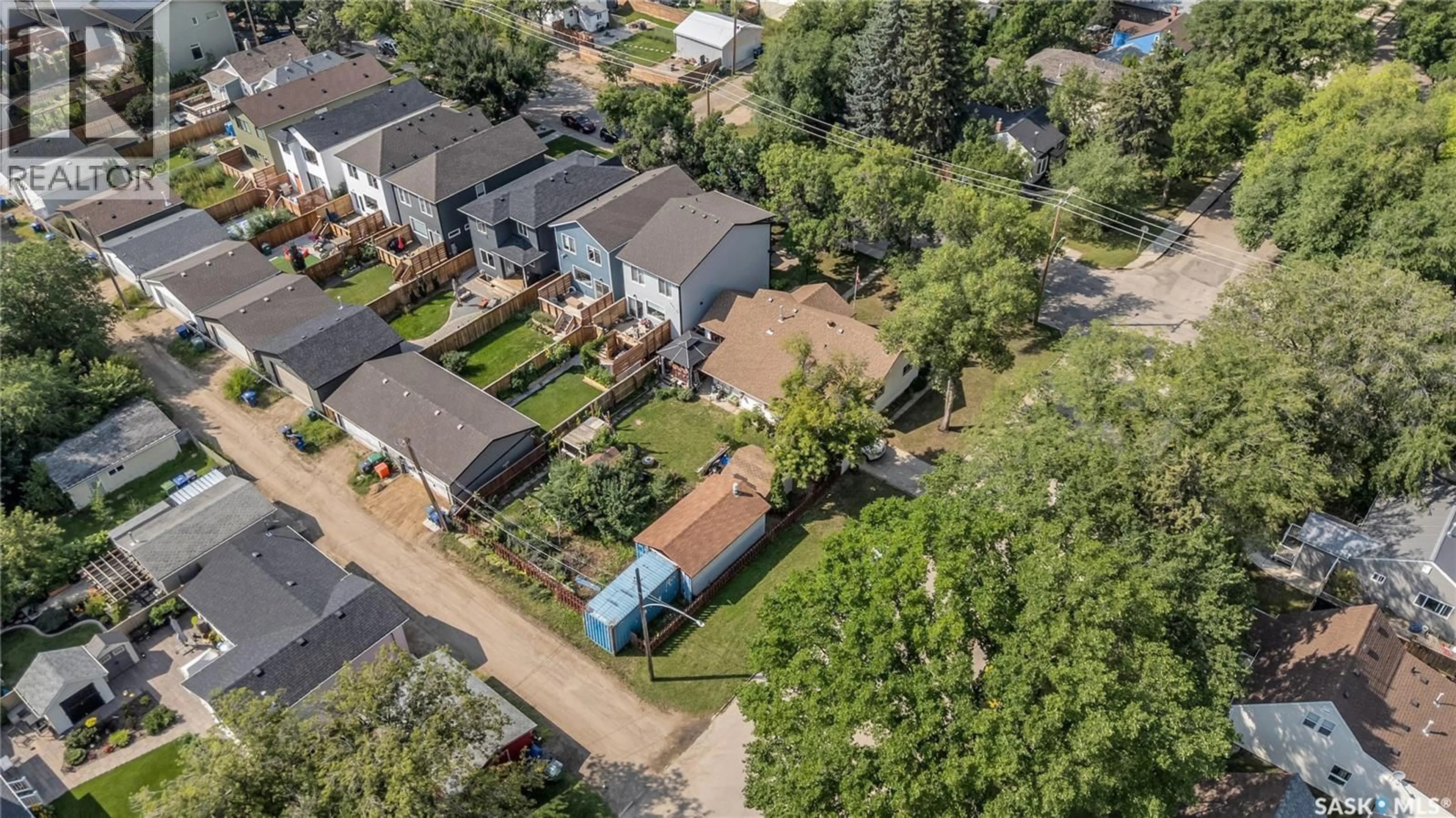 A pic from outside/outdoor area/front of a property/back of a property/a pic from drone, street for 923 OSBORNE STREET, Saskatoon Saskatchewan S7K0Y6