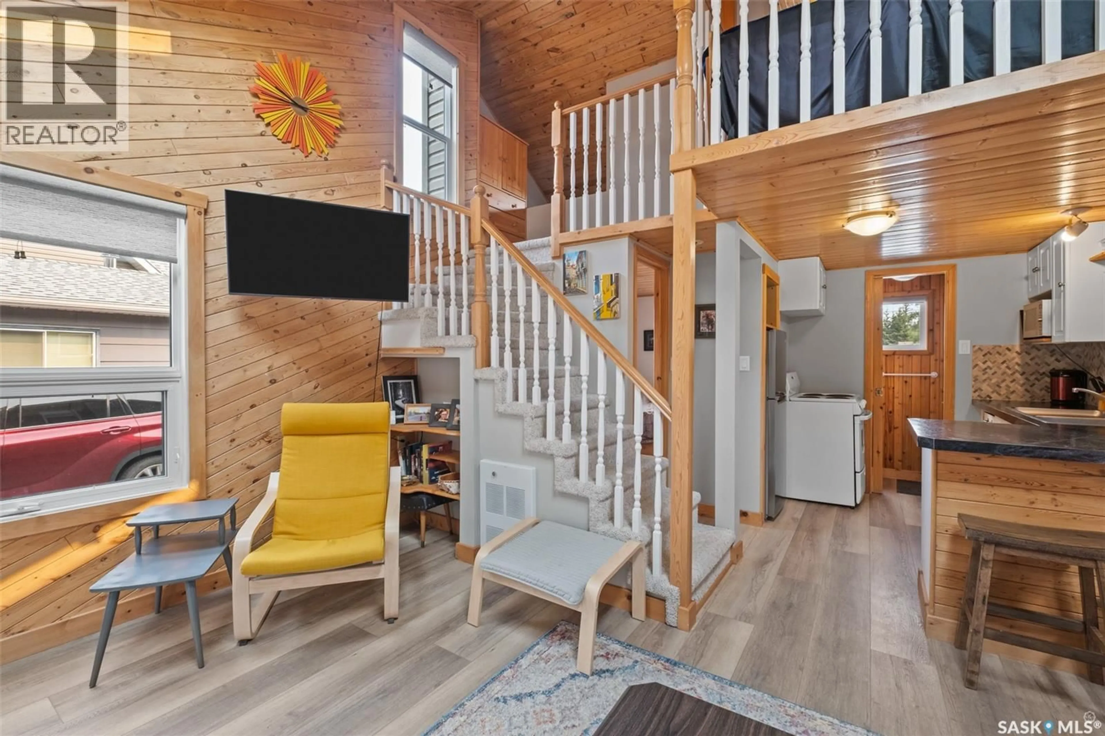 Indoor entryway for 1547 FINCH, Prince Albert National Park Saskatchewan S0J2Y0