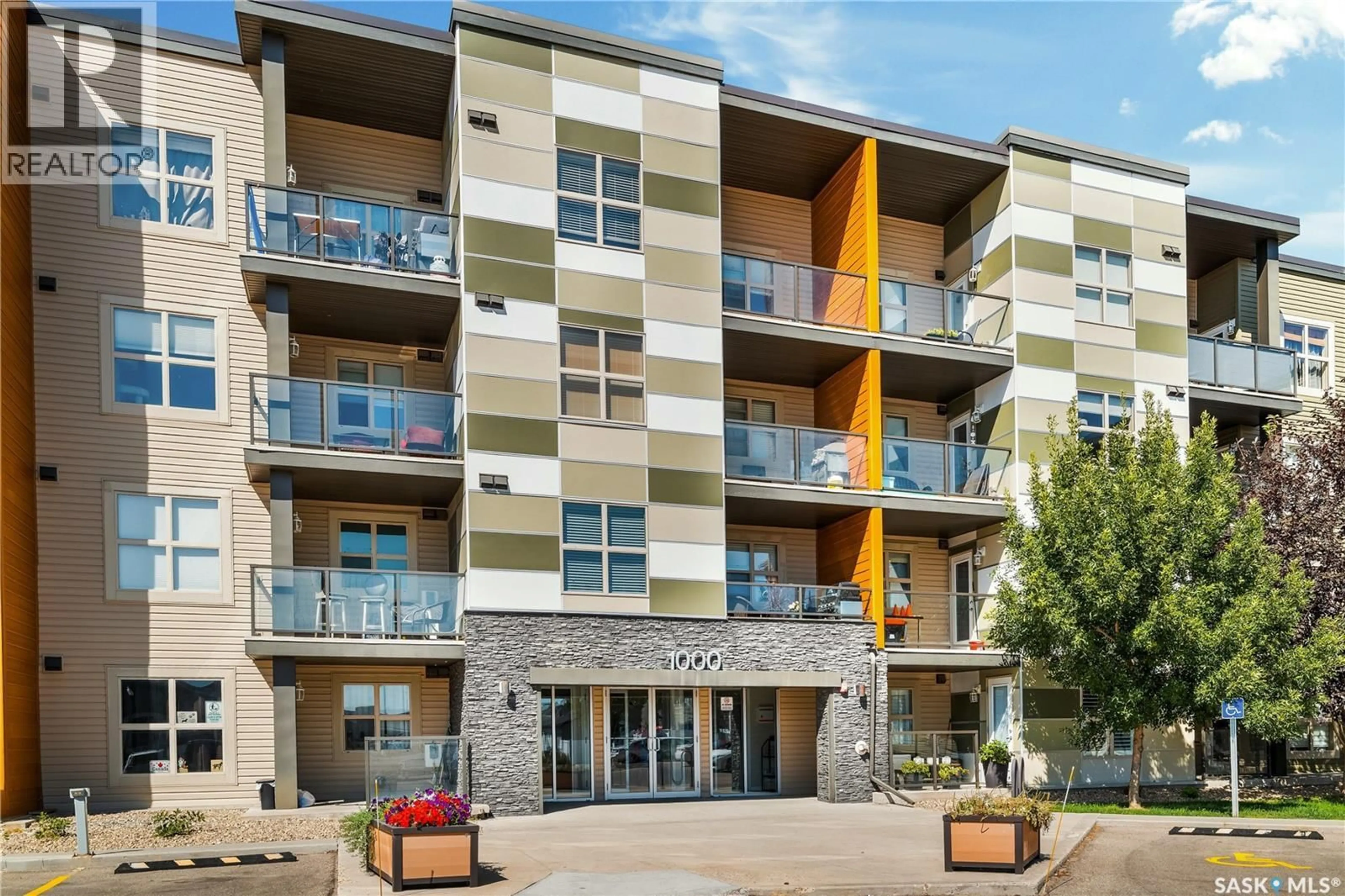 Patio, building for 5500 - 1424 MITCHINSON WAY, Regina Saskatchewan S4W0N9