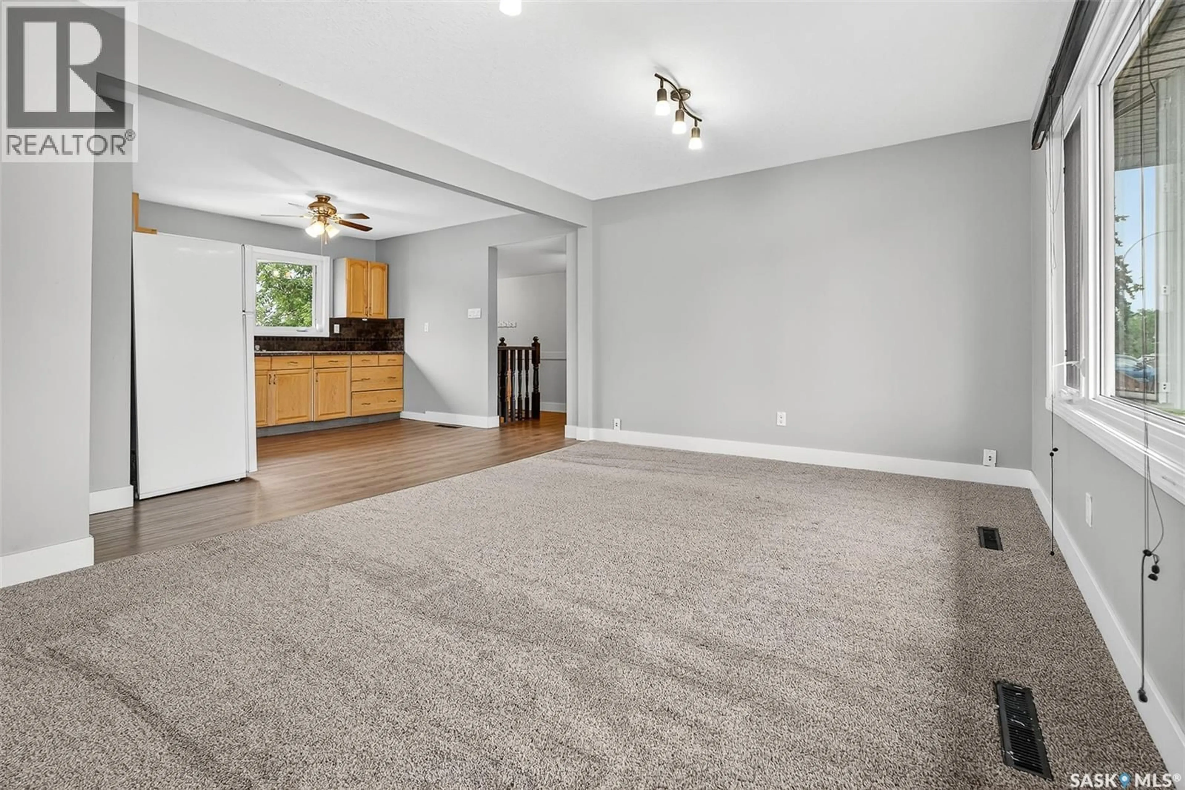 Unknown for 1114 CARIBOU STREET, Moose Jaw Saskatchewan S6H7K6