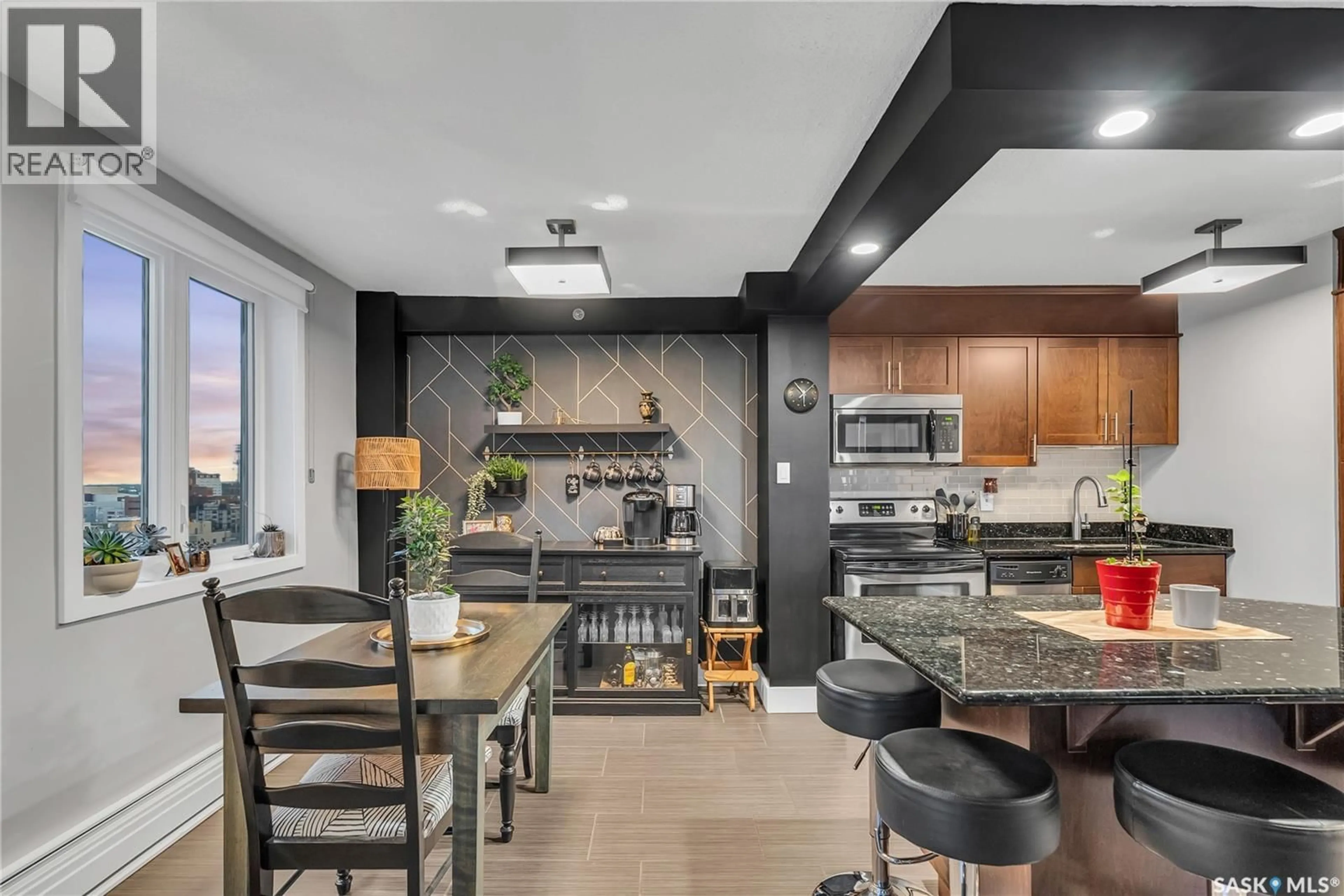Open concept kitchen, ceramic/tile floor for 320 - 1406 5TH AVENUE, Saskatoon Saskatchewan S7K2P5
