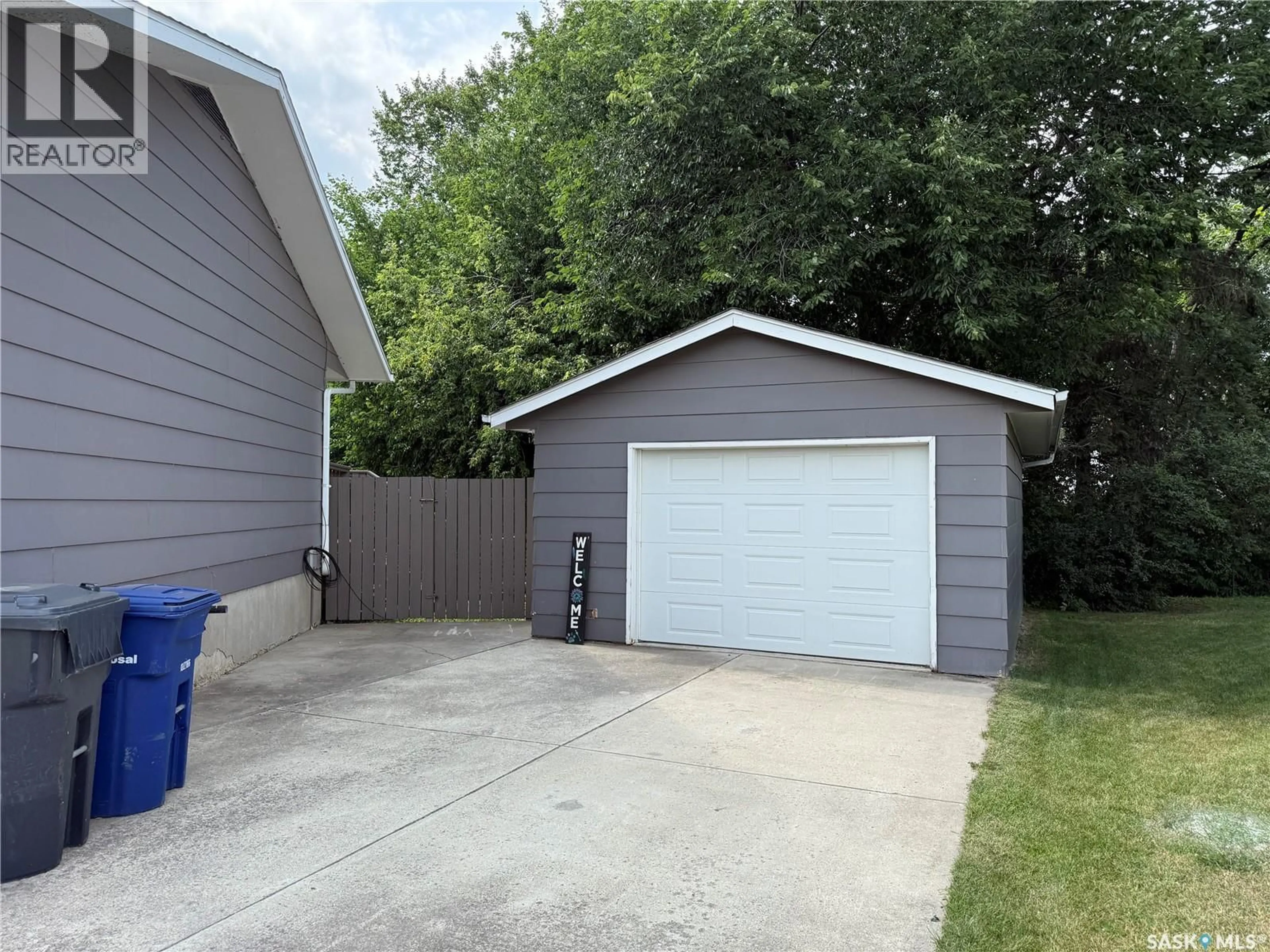 Shed for 516 CANAWINDRA COVE, Nipawin Saskatchewan S0E1E0
