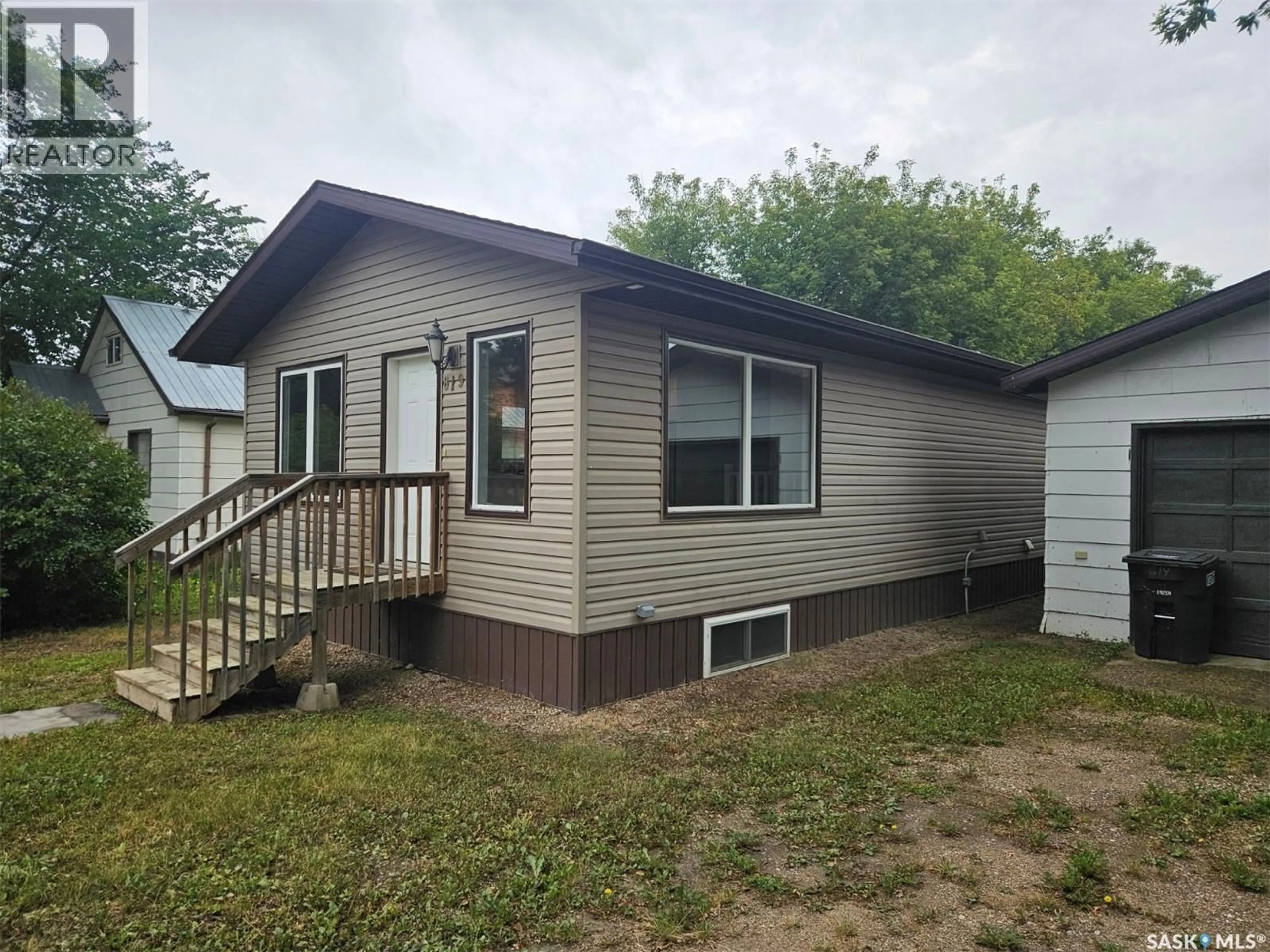 Home with vinyl exterior material, building for 619 MAYER STREET, Bruno Saskatchewan S0K0S0