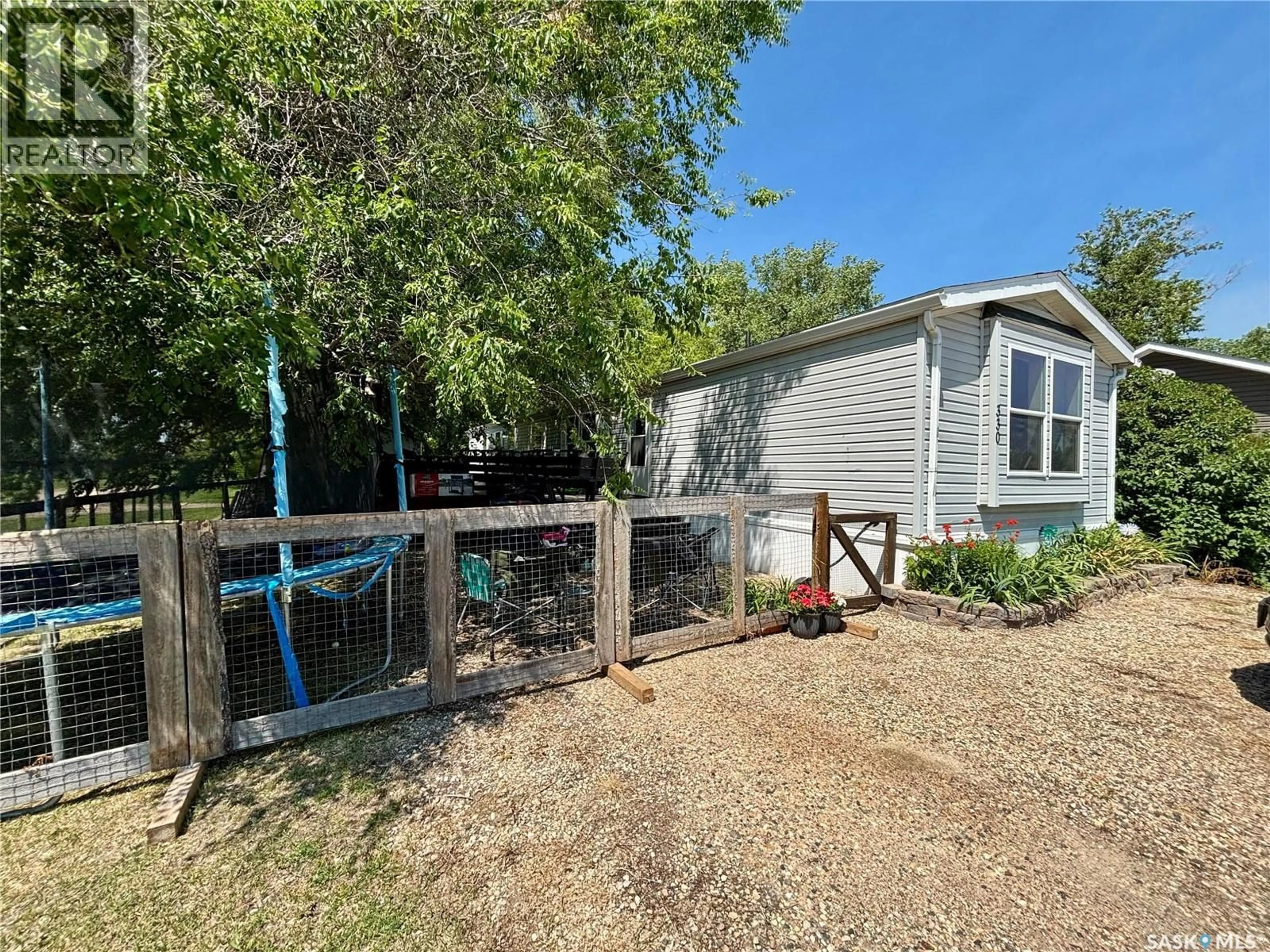 A pic from outside/outdoor area/front of a property/back of a property/a pic from drone, street for 330 MAIN STREET, Kennedy Saskatchewan S0G2R0