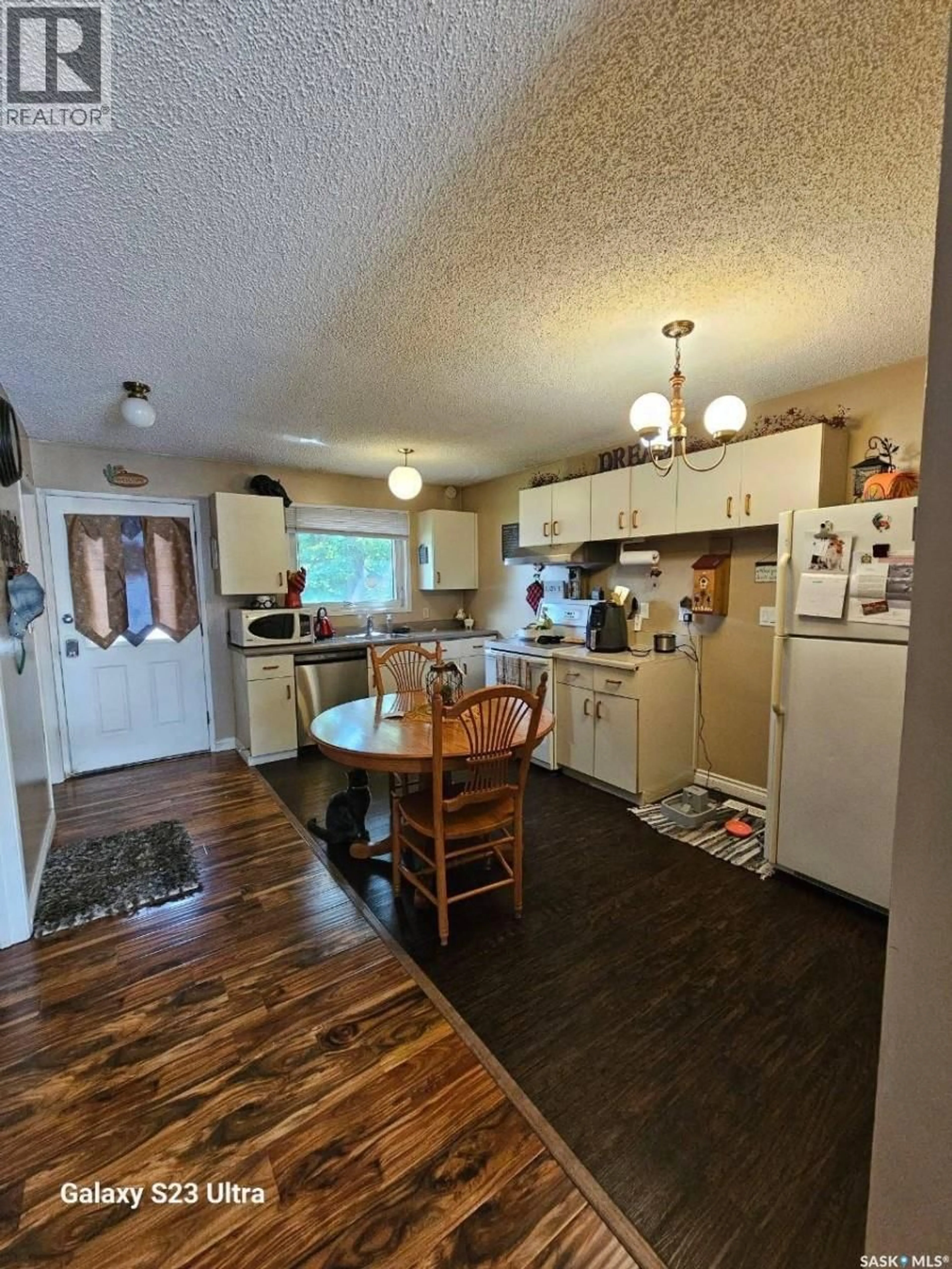 Open concept kitchen, unknown for 140 - 760 MEILICKE ROAD, Saskatoon Saskatchewan S7K7Y5