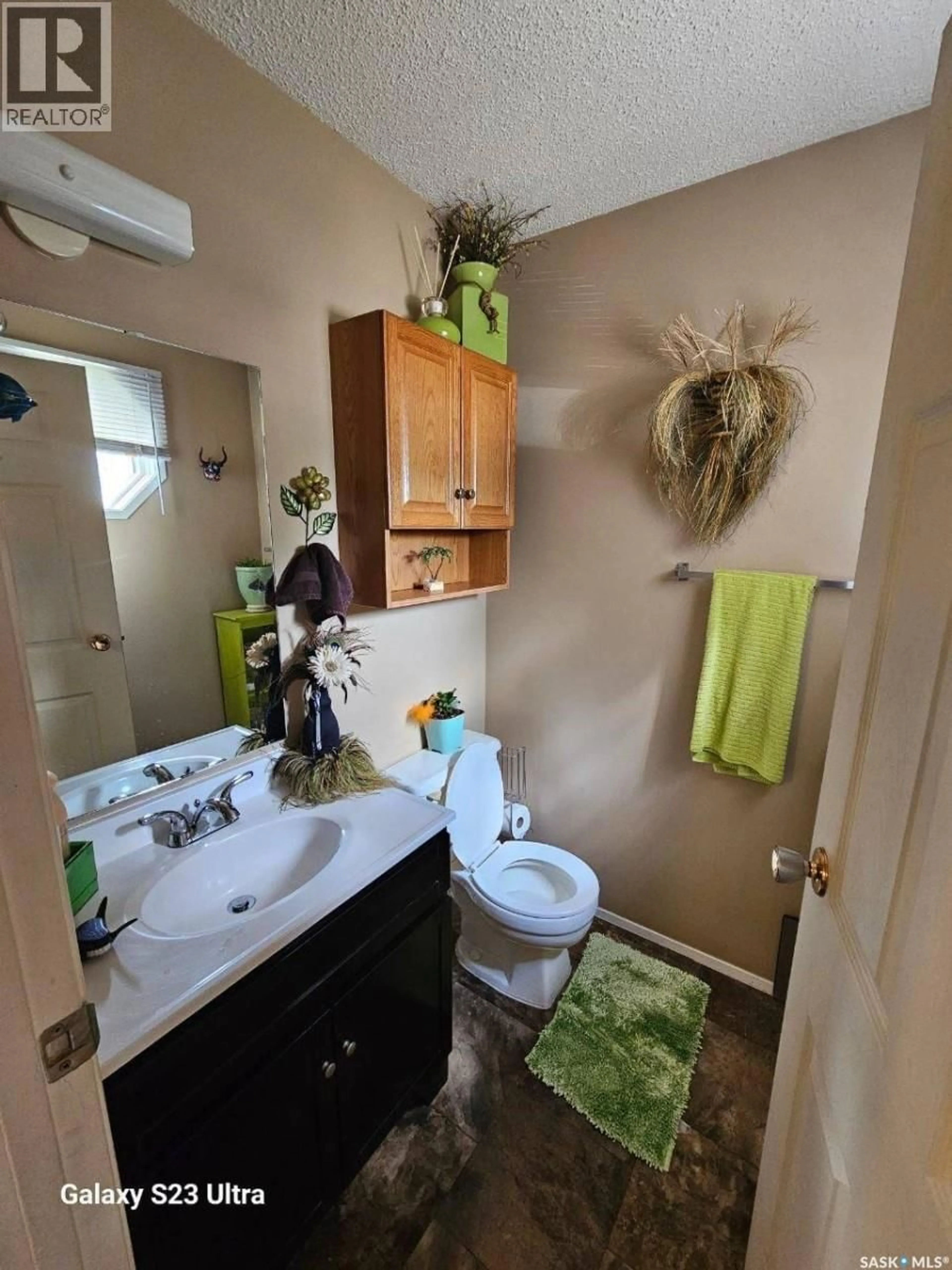 A pic of a room for 140 - 760 MEILICKE ROAD, Saskatoon Saskatchewan S7K7Y5