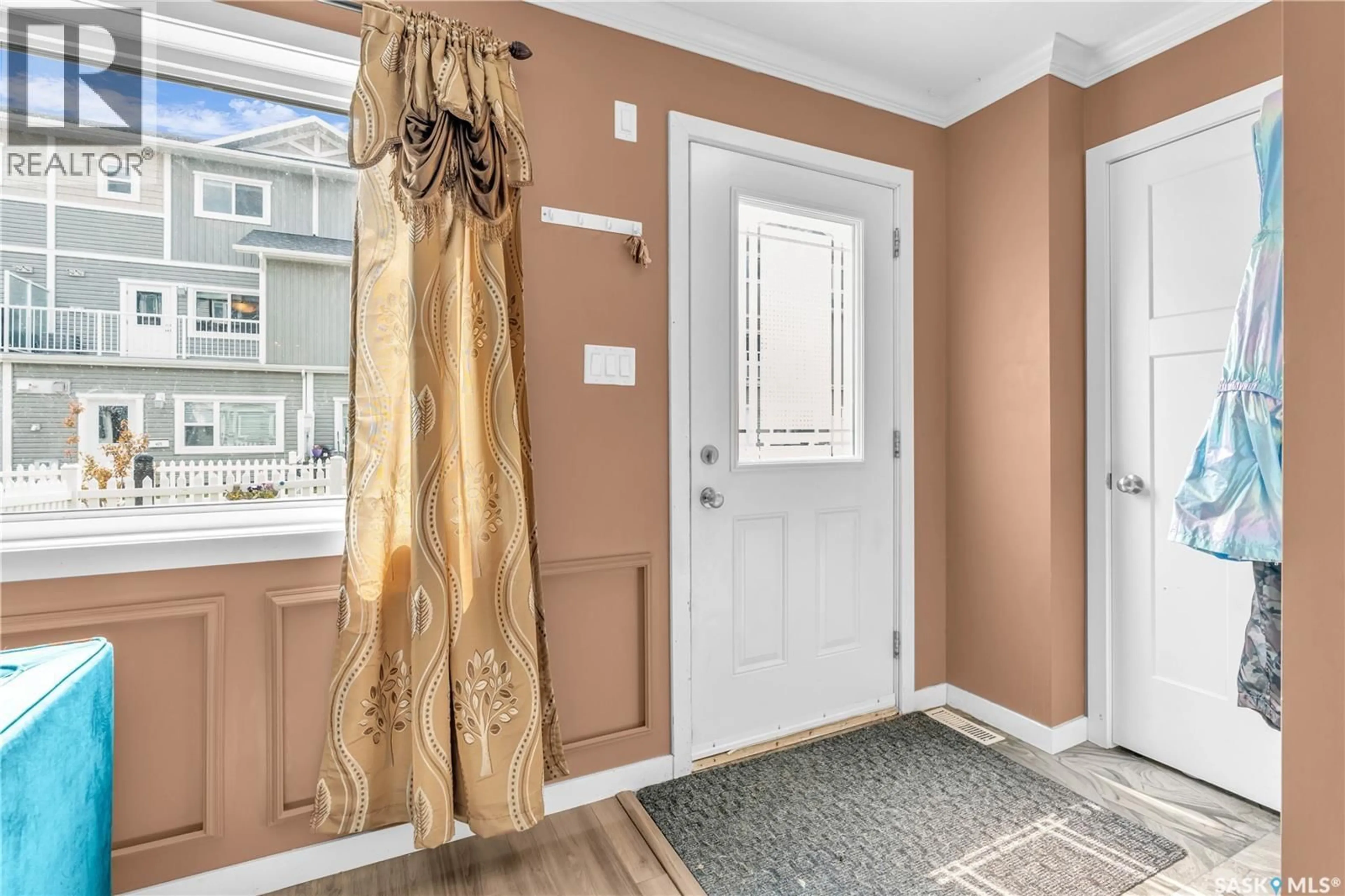Indoor entryway for 130 - 1215 MARLATTE CRESCENT, Saskatoon Saskatchewan S7W0W1