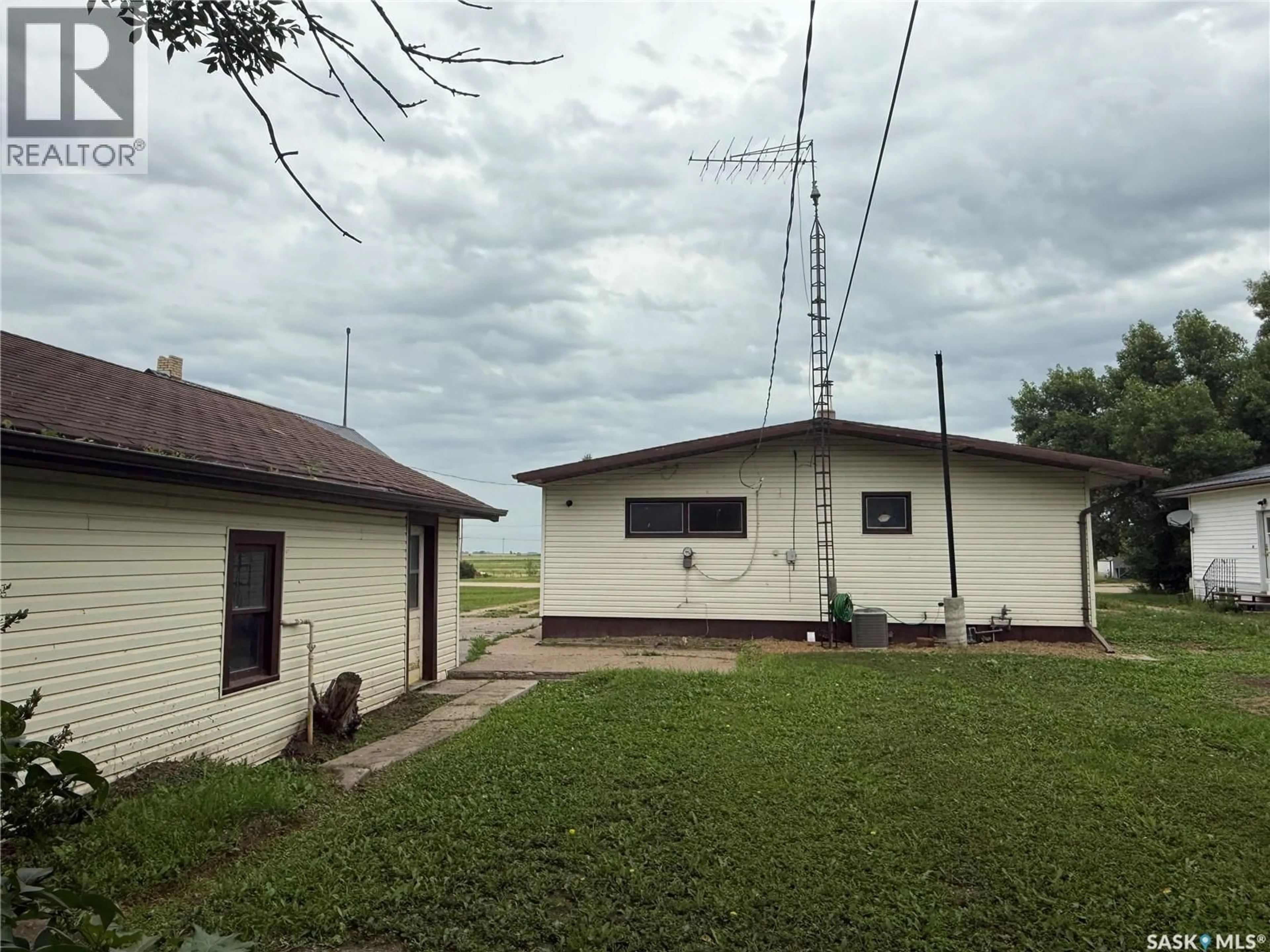 A pic from outside/outdoor area/front of a property/back of a property/a pic from drone, building for 194 - 180 MAIN STREET, Creelman Saskatchewan S0G0X0