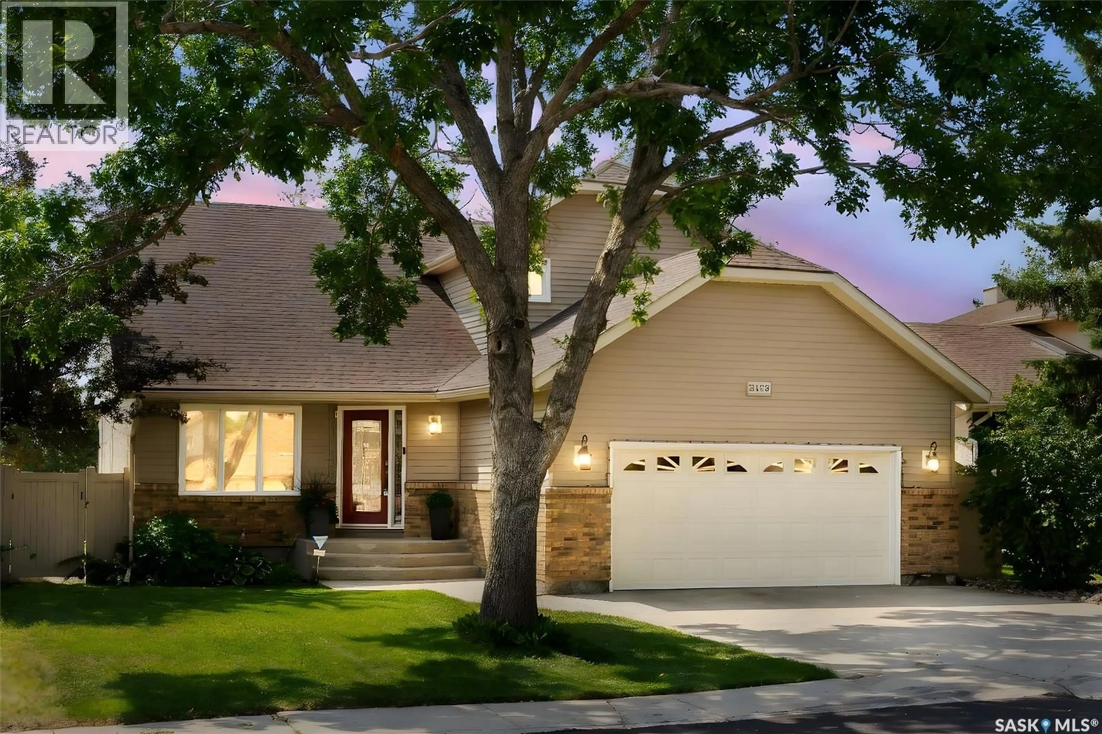 Home with vinyl exterior material, street for 3135 ZECH PLACE, Regina Saskatchewan S4V1Z3