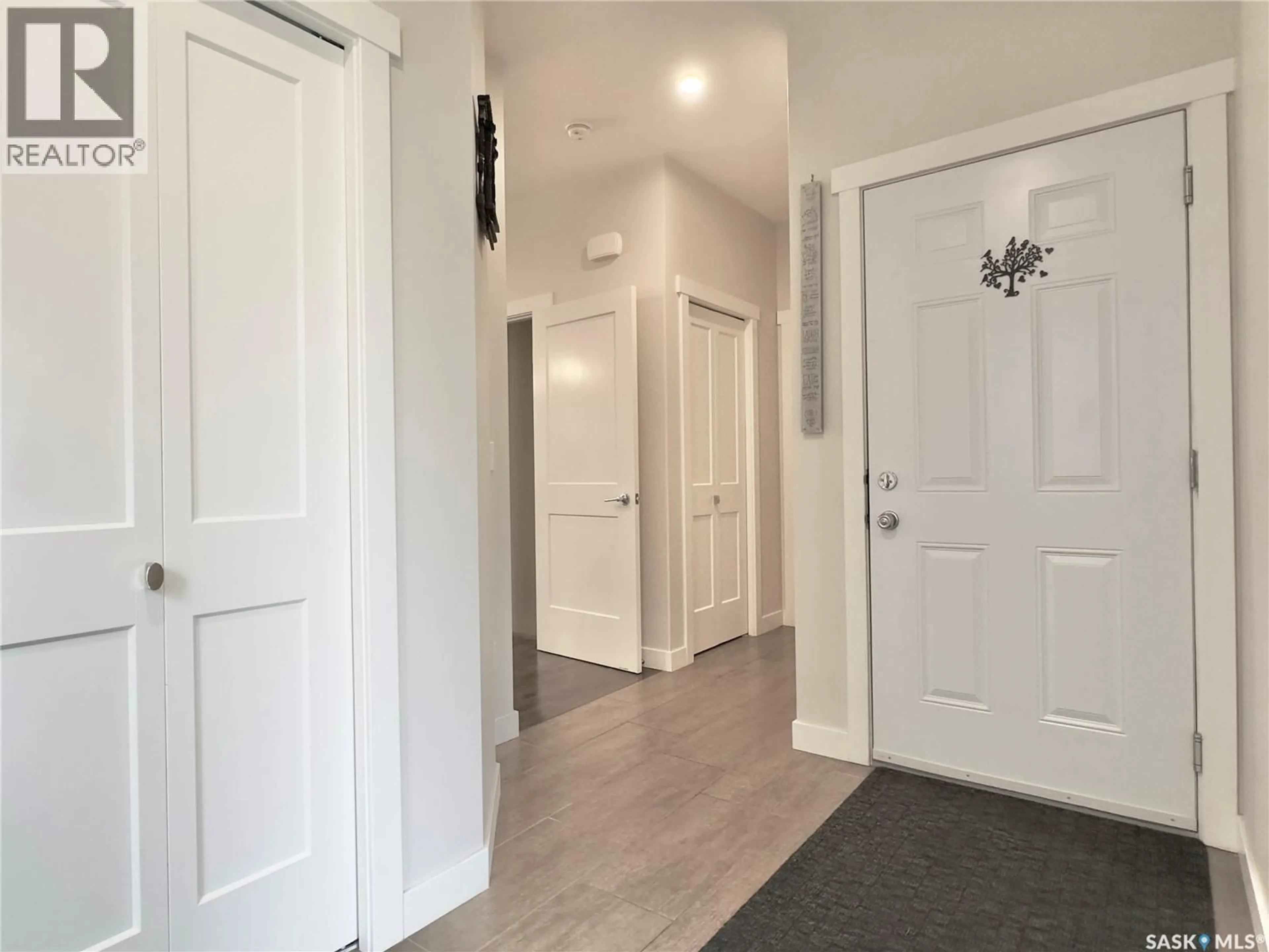 Indoor entryway for 106 BURGESS CRESCENT, Saskatoon Saskatchewan S7V0S1