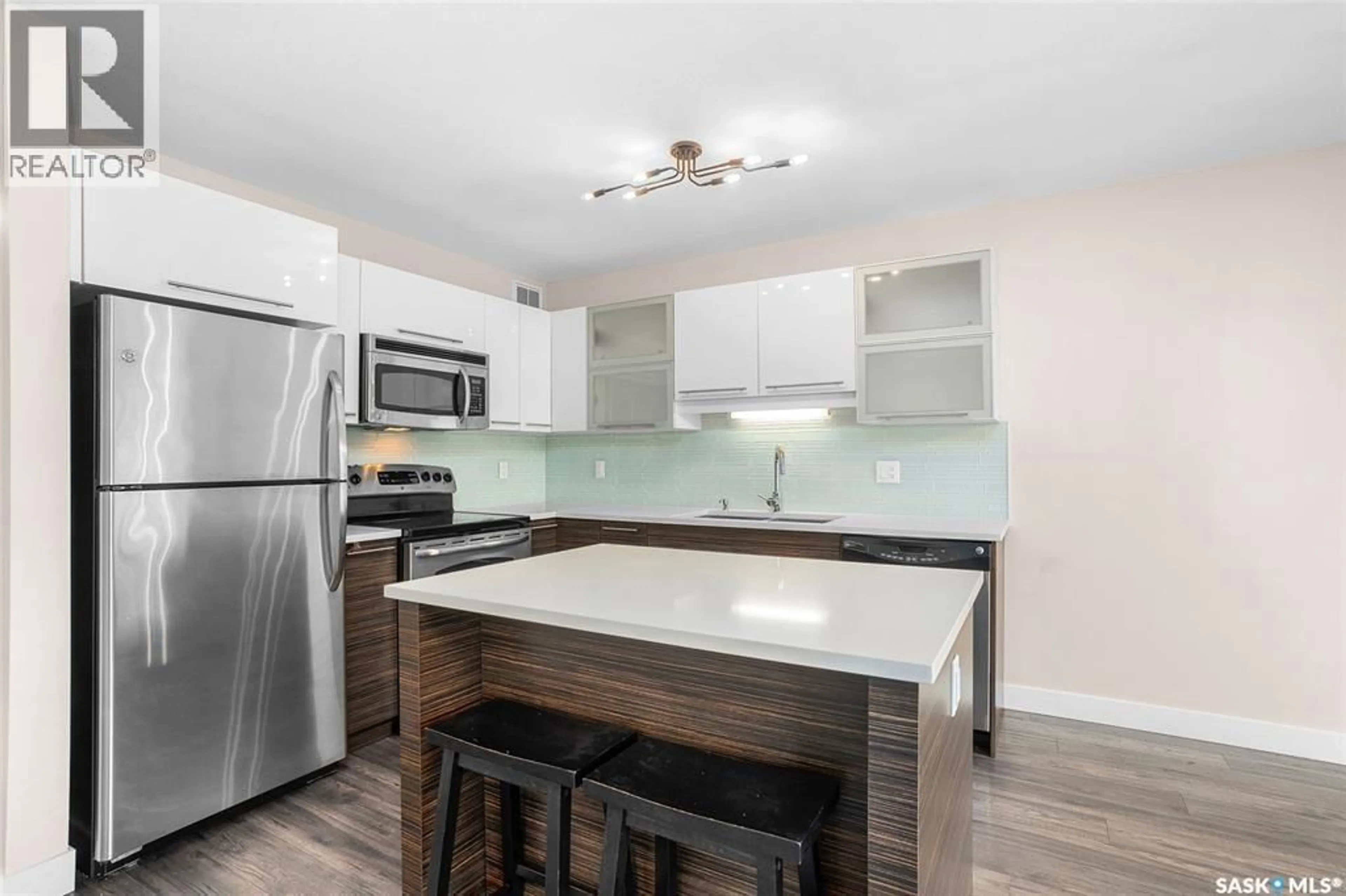 Standard kitchen, unknown for 410 - 403 HUNTER ROAD, Saskatoon Saskatchewan S7T0L5