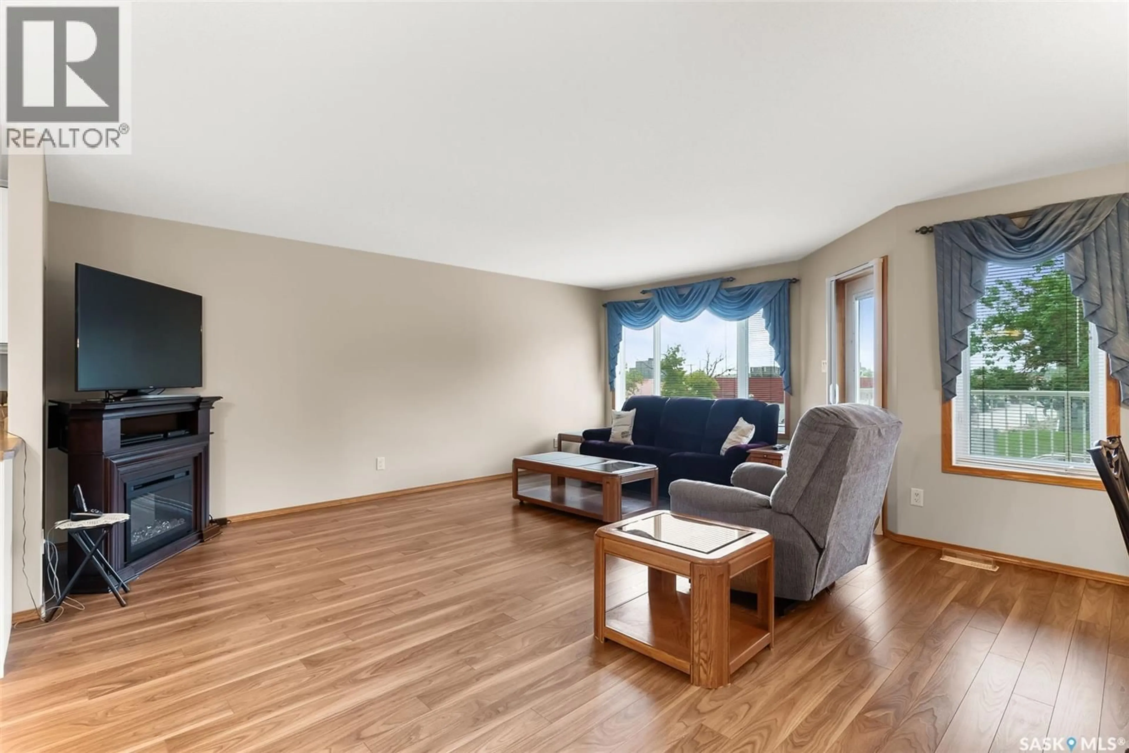 Living room with furniture, unknown for 6 - 204 LORNE PLACE, Regina Saskatchewan S4R8B3