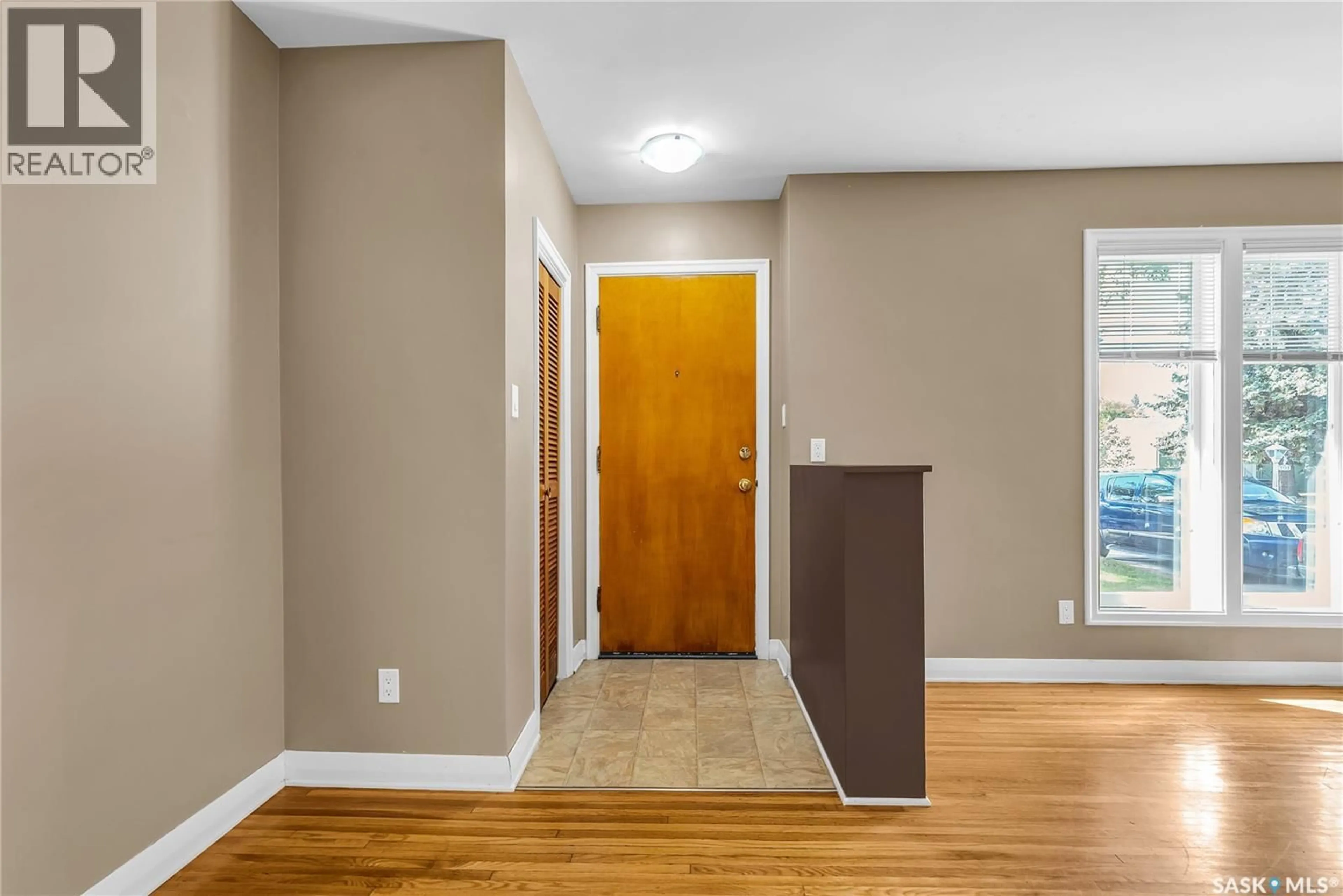 Indoor entryway for 1117 3RD STREET, Saskatoon Saskatchewan S7H1N1