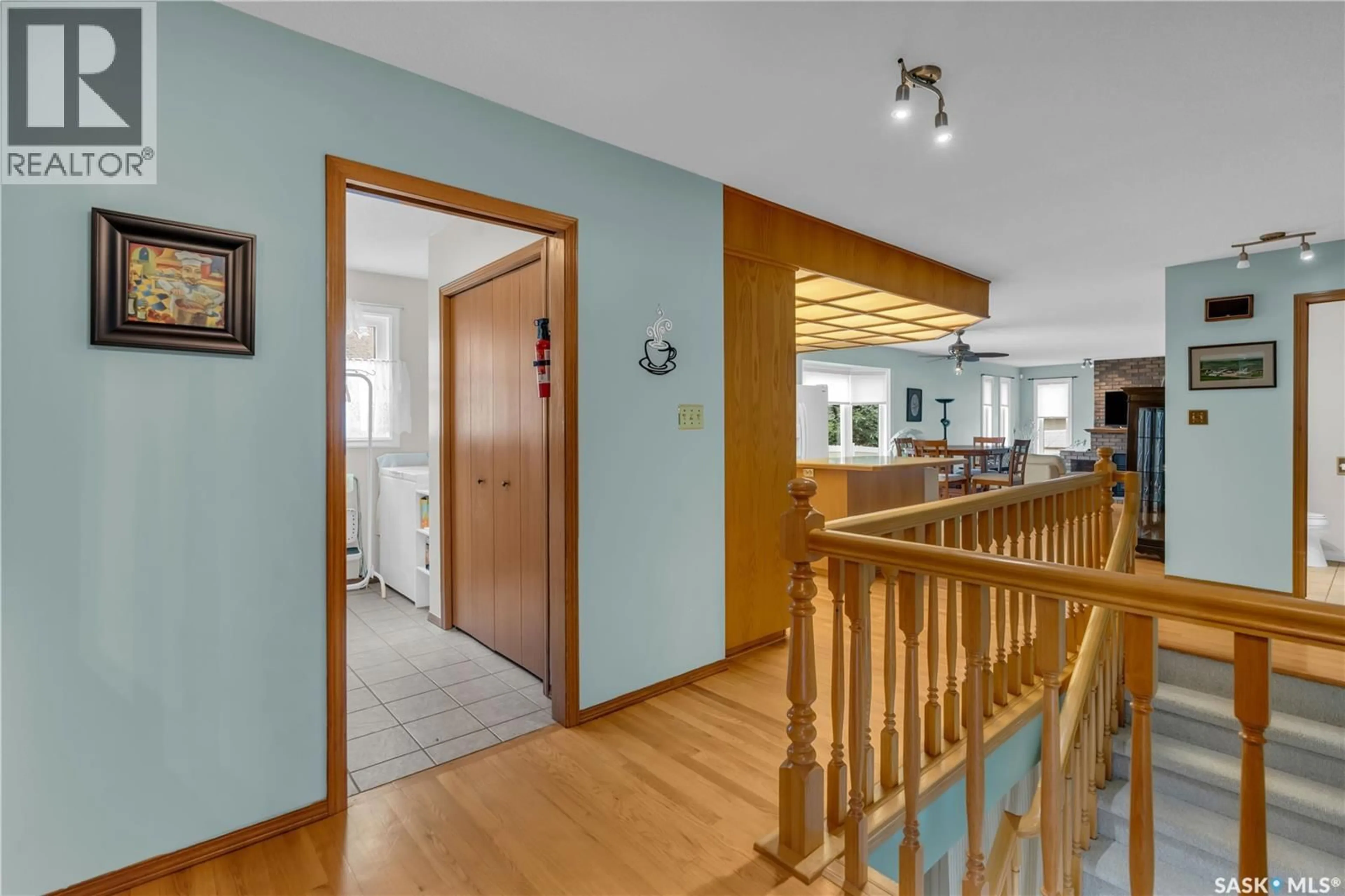 Indoor foyer for 2310 GOLDMAN CRESCENT, Regina Saskatchewan S4V1E4