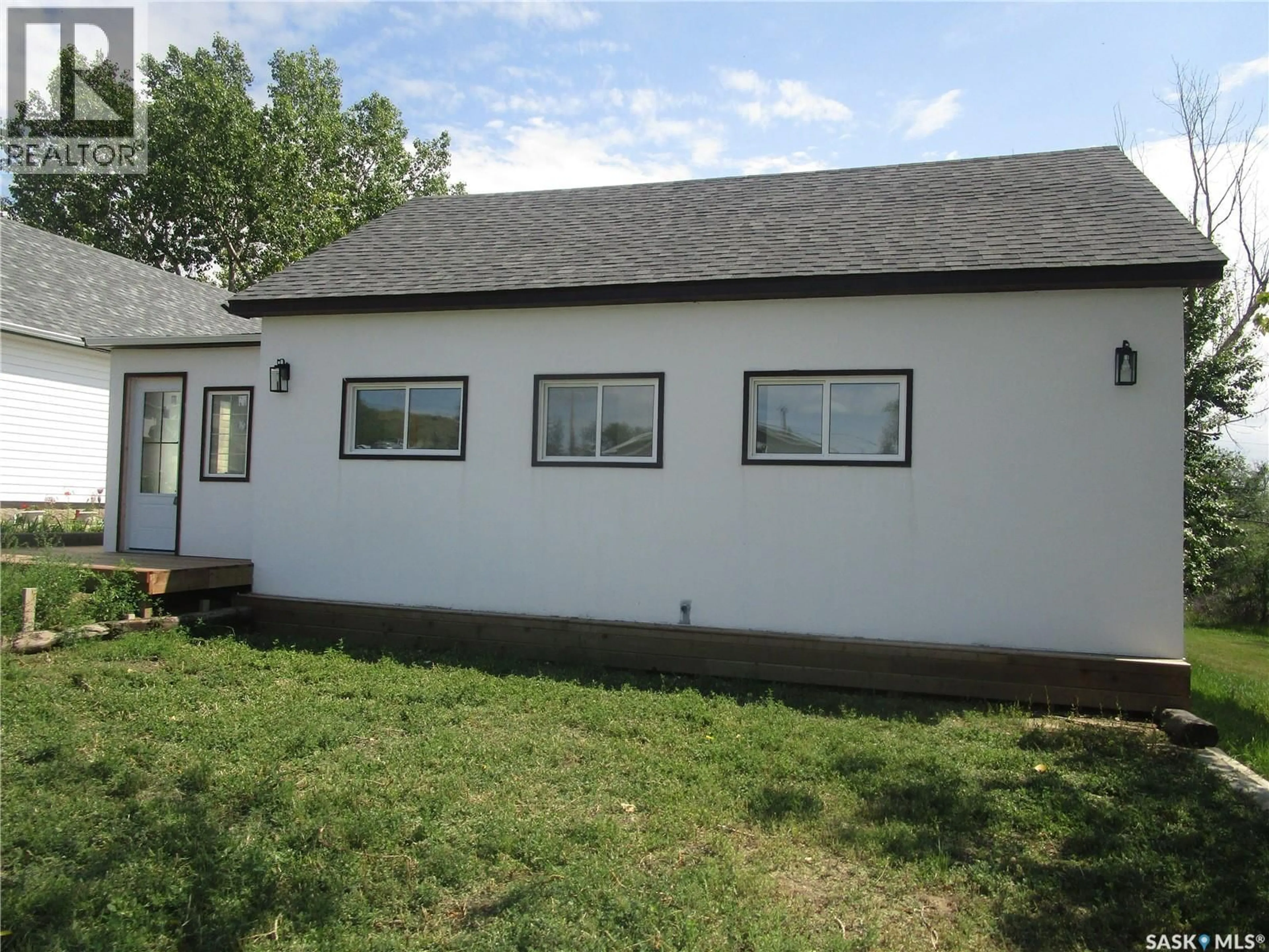 Home with vinyl exterior material, building for 2011 1ST STREET, Rockglen Saskatchewan S0H3R0