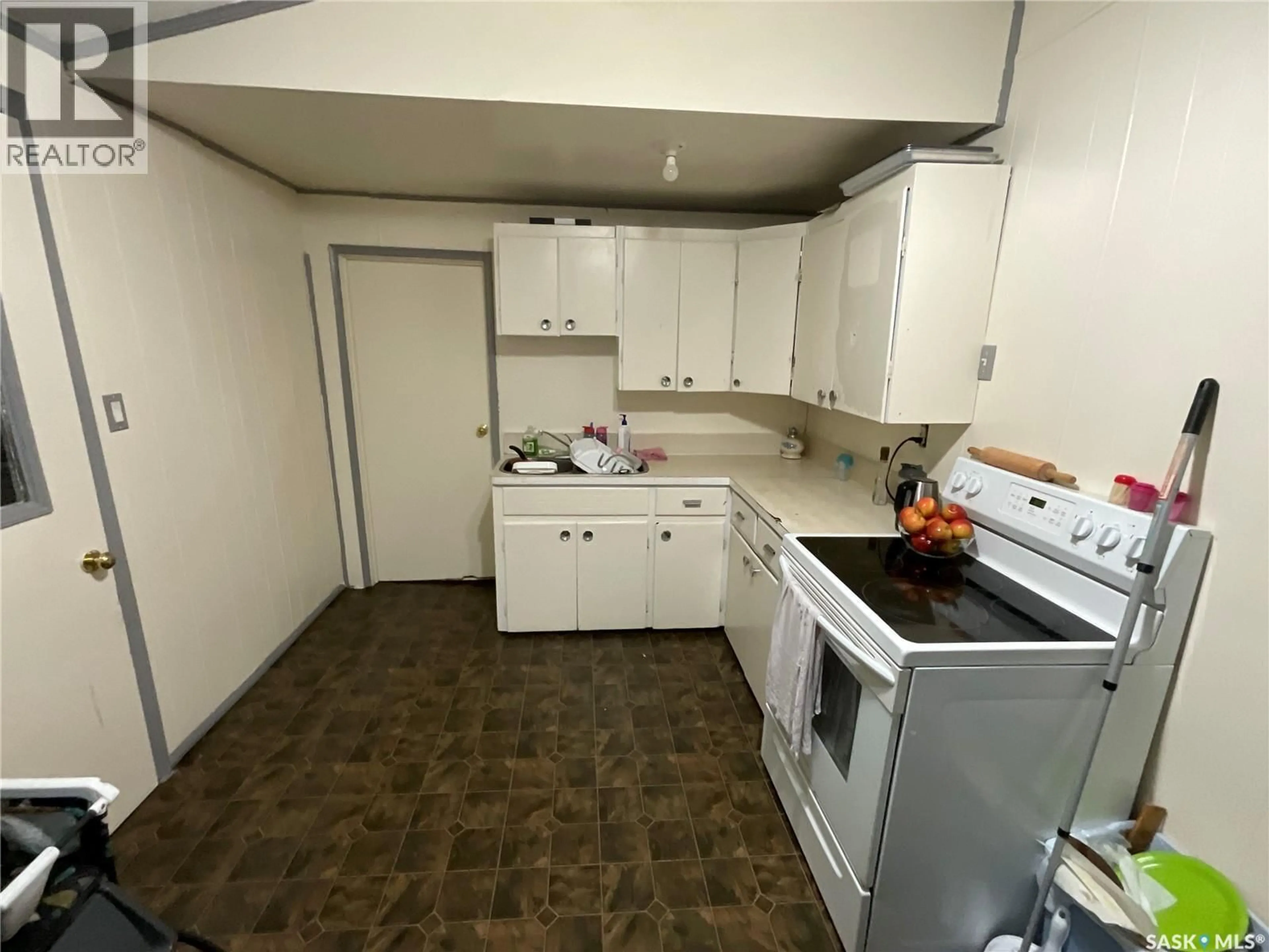 Standard kitchen, unknown for 1002 8TH STREET, Rosthern Saskatchewan S0K3R0