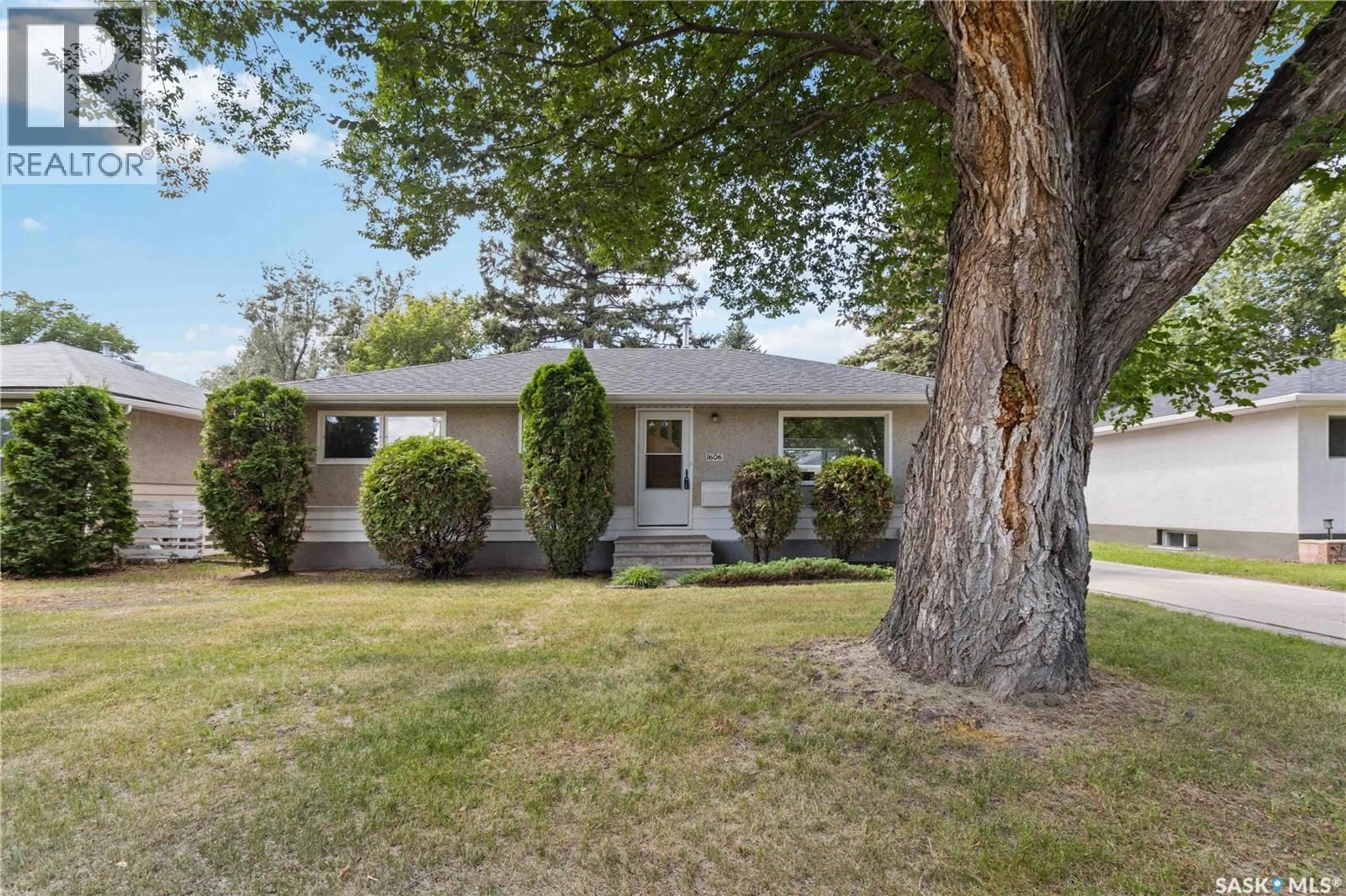 Home with vinyl exterior material, street for S - 1606 PRESTON AVENUE, Saskatoon Saskatchewan S7H2V8