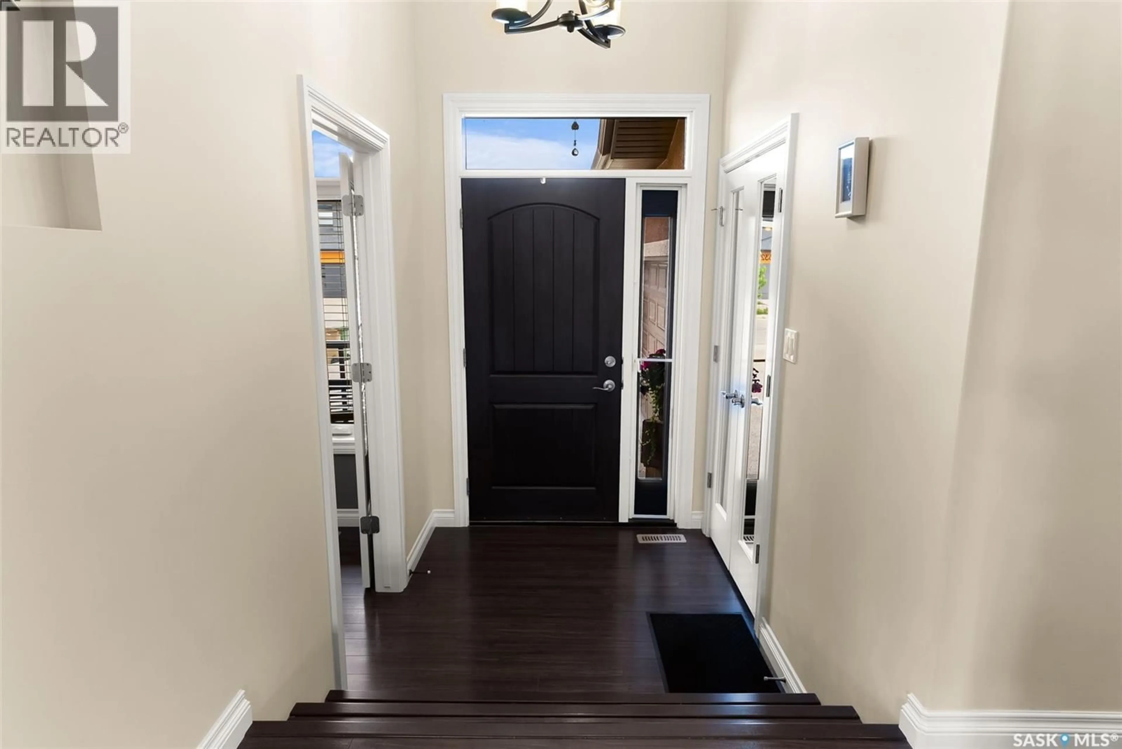 Indoor entryway for 3326 GREEN BROOK ROAD, Regina Saskatchewan S4V3K2