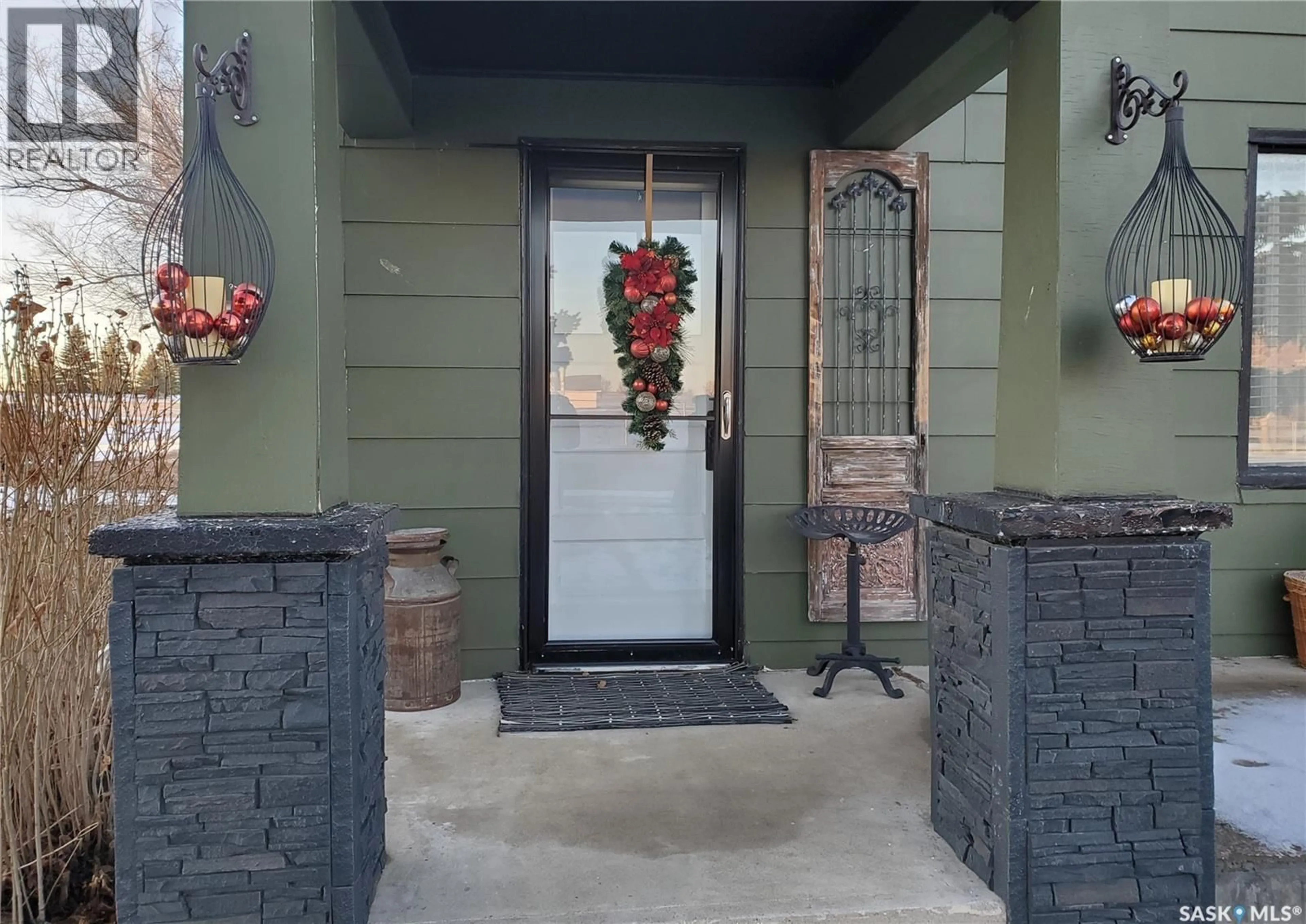 Indoor entryway for 344 CENTRE STREET, Ponteix Saskatchewan S0N1Z0