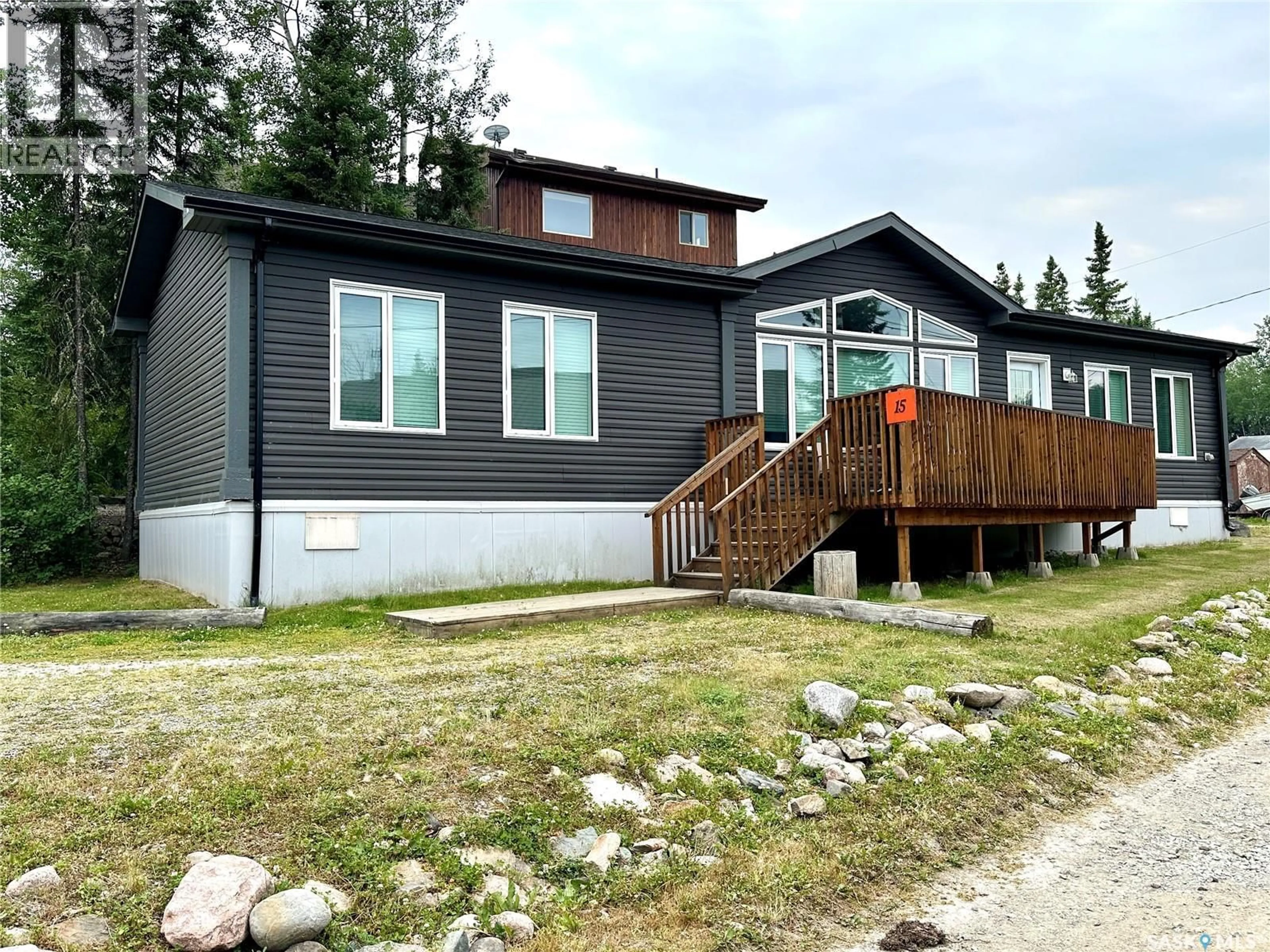 Home with vinyl exterior material, unknown for 903 OTTER STREET, Missinipe Saskatchewan S0J1L0