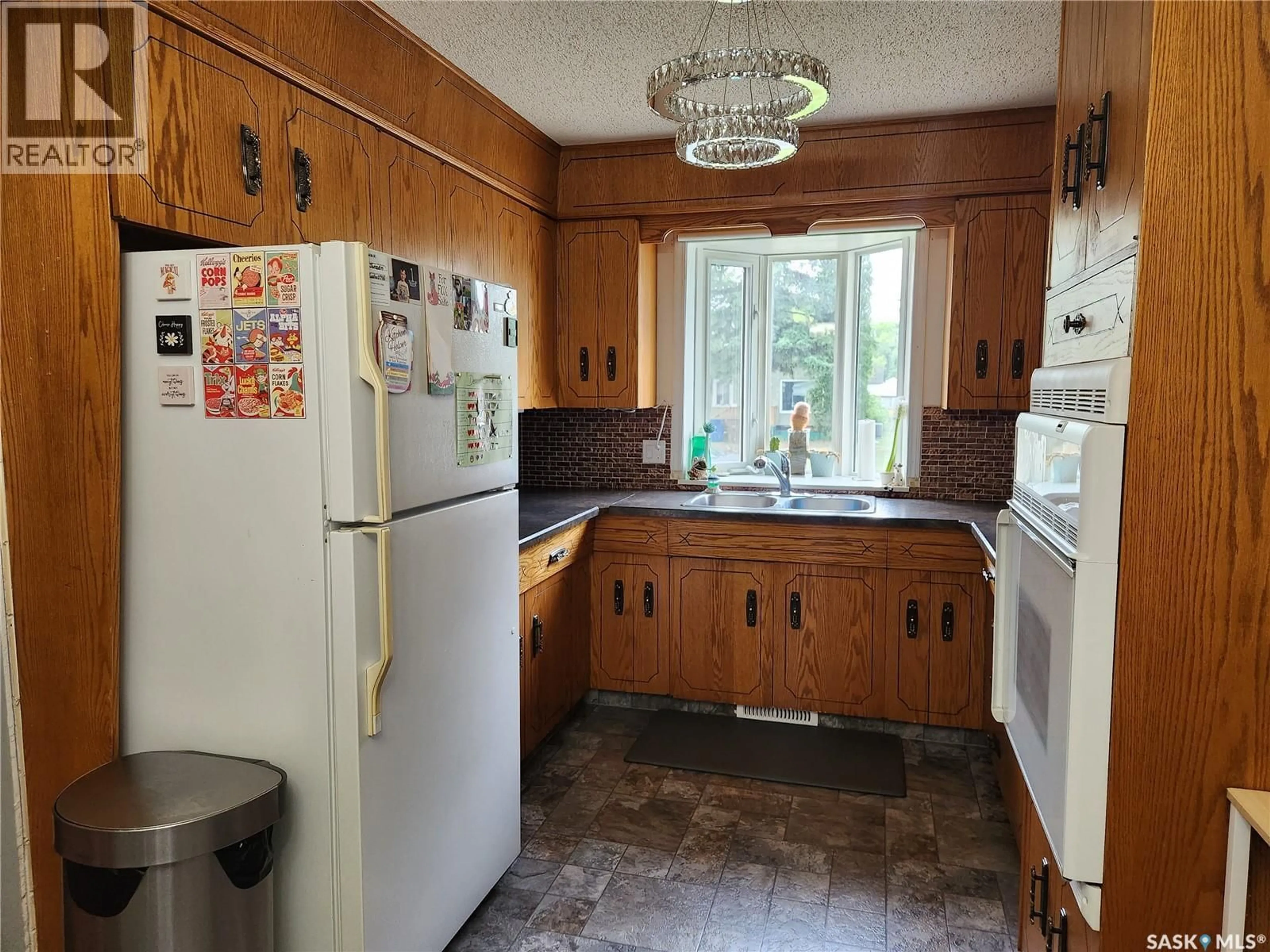 Standard kitchen, unknown for 1009 106TH AVENUE, Tisdale Saskatchewan S0E1T0