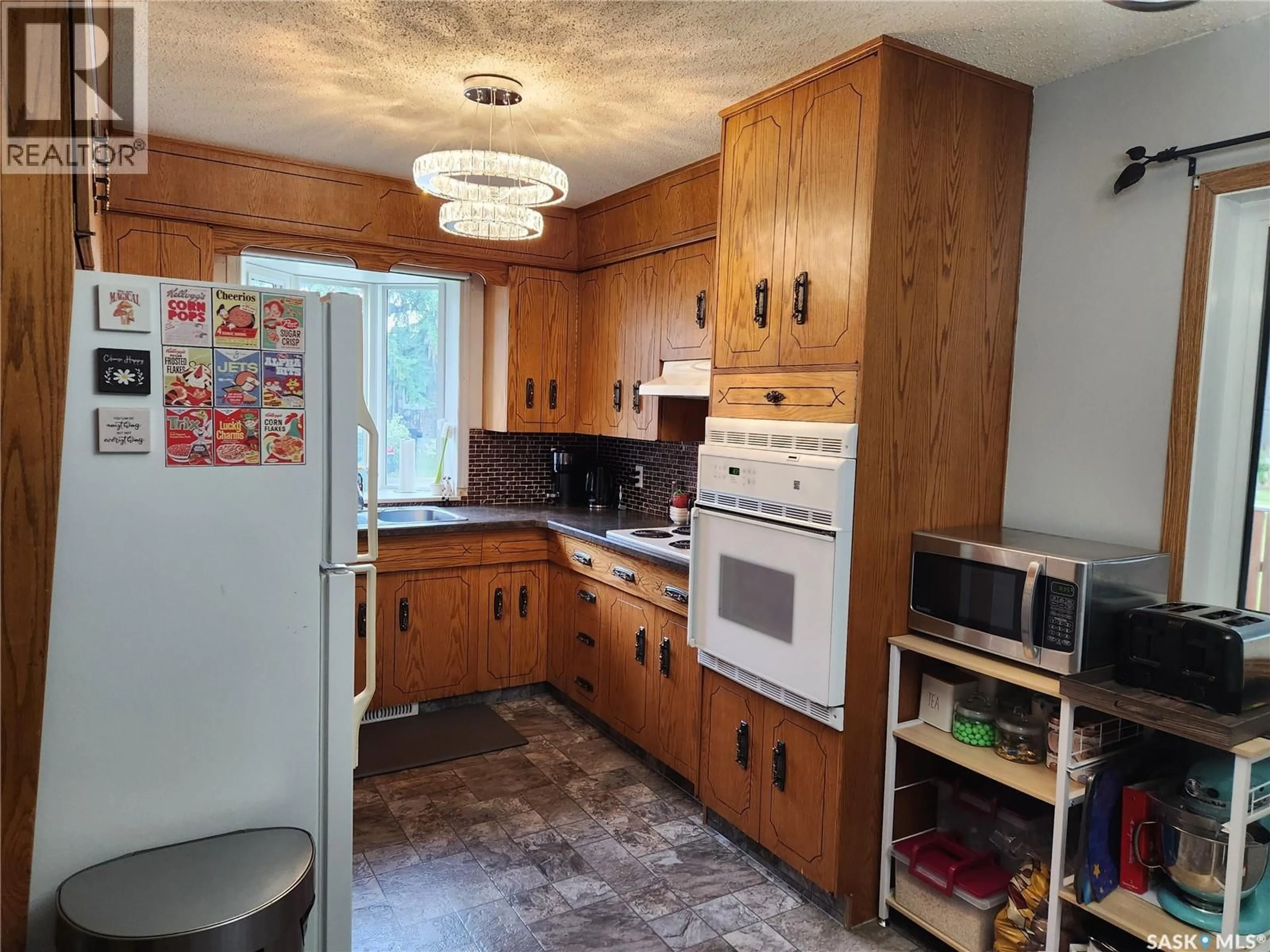 Standard kitchen, unknown for 1009 106TH AVENUE, Tisdale Saskatchewan S0E1T0