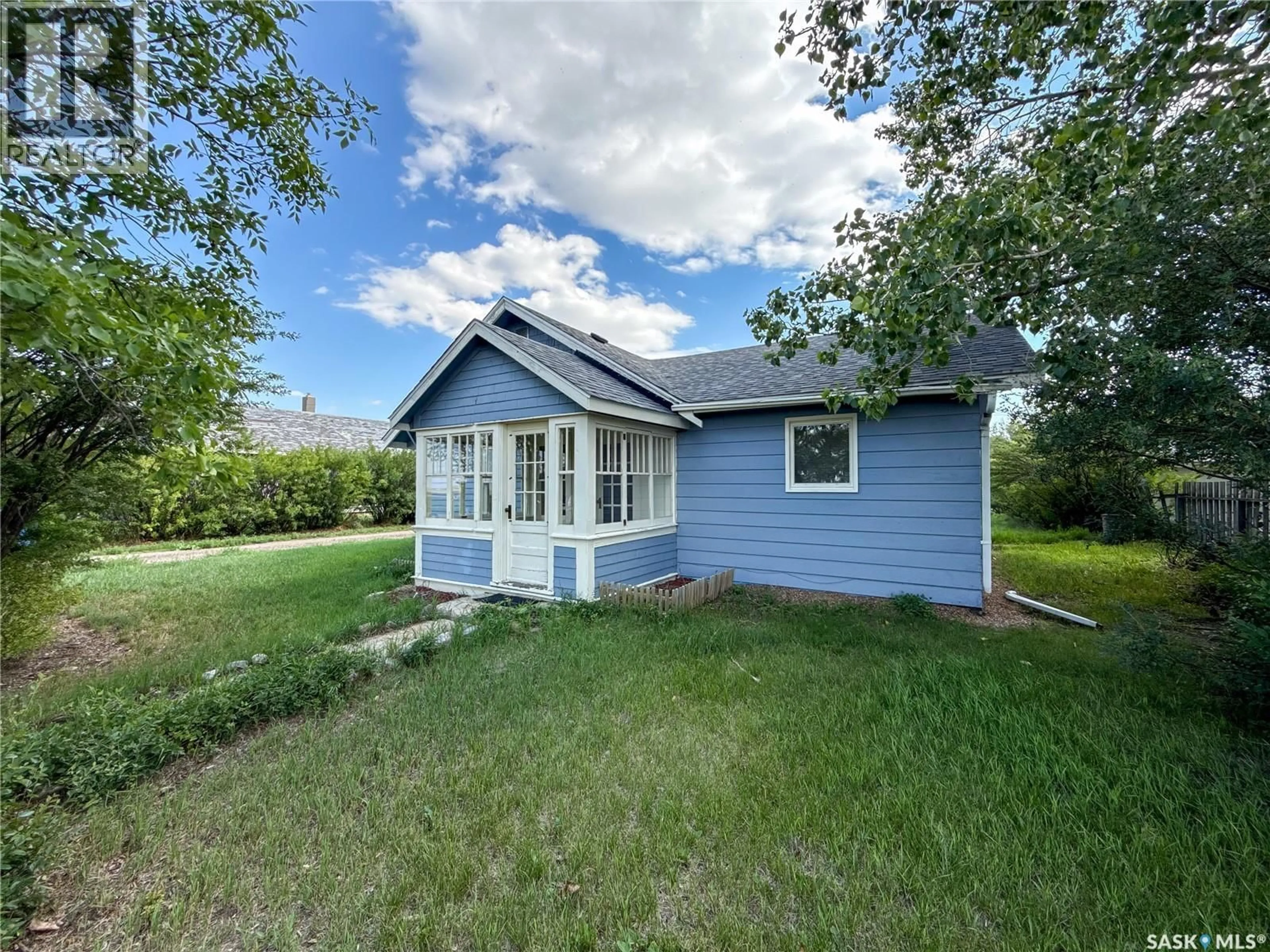 Unknown for 223 1ST AVENUE, Frontier Saskatchewan S0N0A2