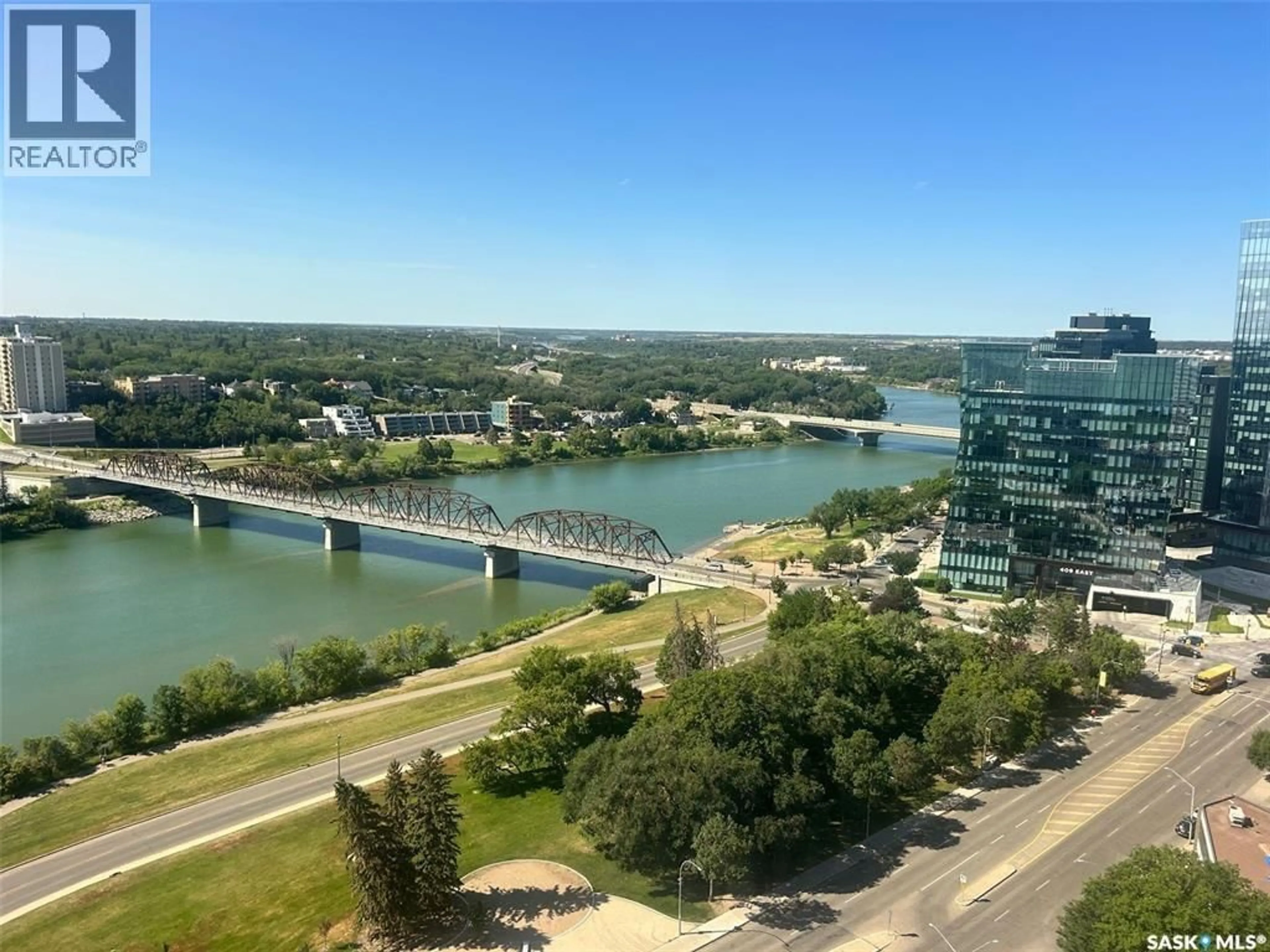A pic from outside/outdoor area/front of a property/back of a property/a pic from drone, water/lake/river/ocean view for 2460 SPADINA CRESCENT, Saskatoon Saskatchewan S7K6X7