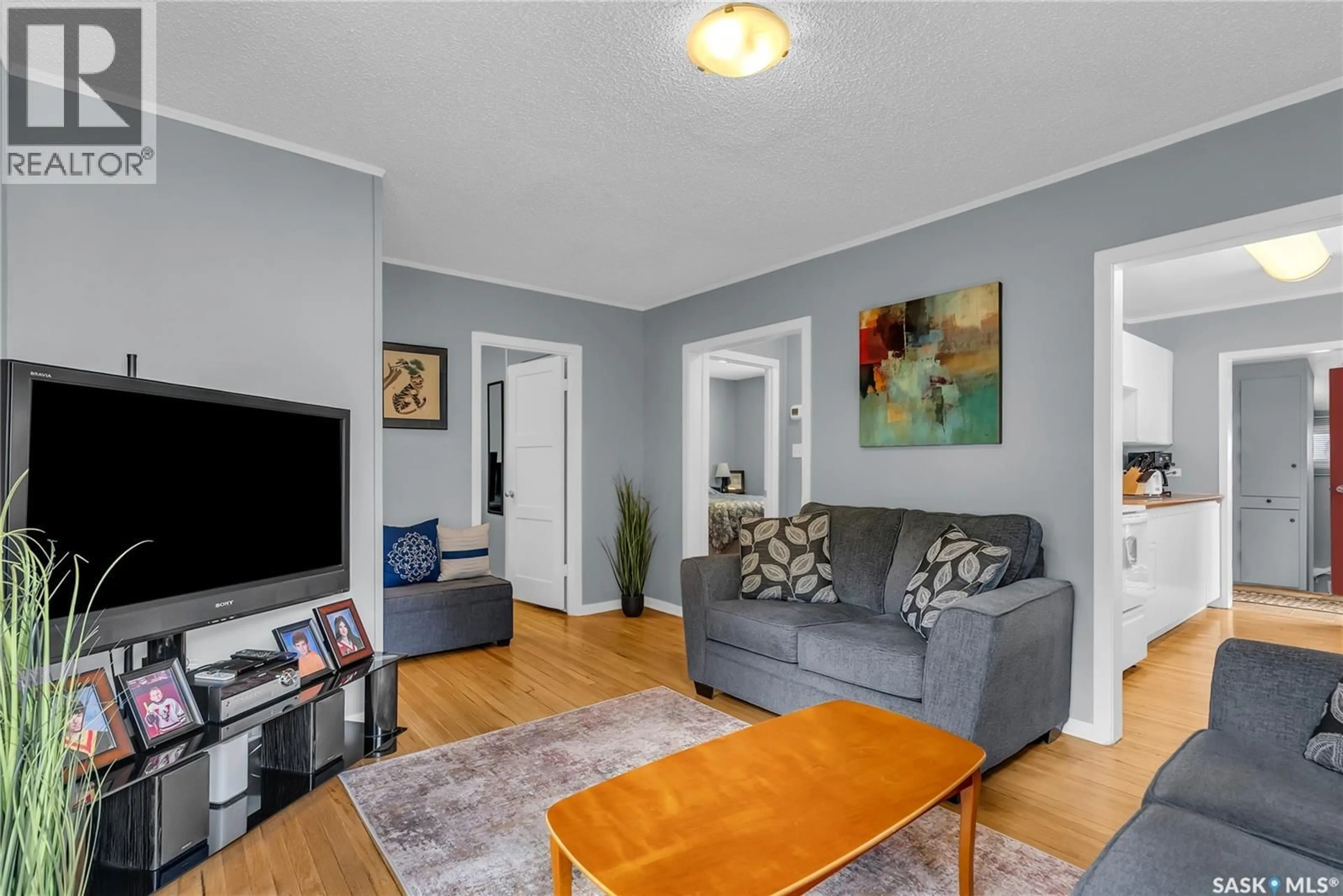 Living room with furniture, unknown for 425 1ST STREET, Saskatoon Saskatchewan S7H1S3