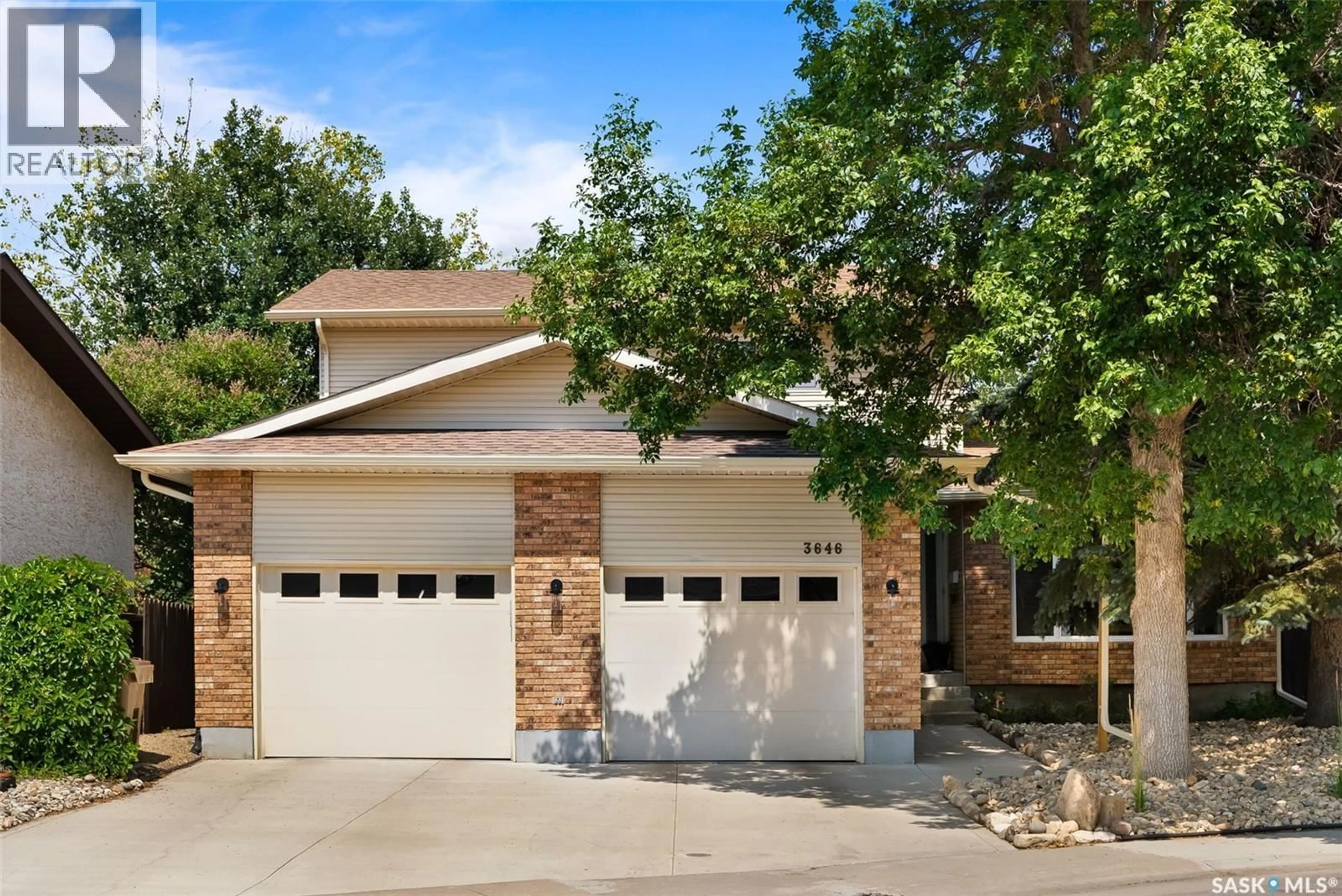 Home with brick exterior material, street for 3646 MOFFAT BAY, Regina Saskatchewan S4V2B5