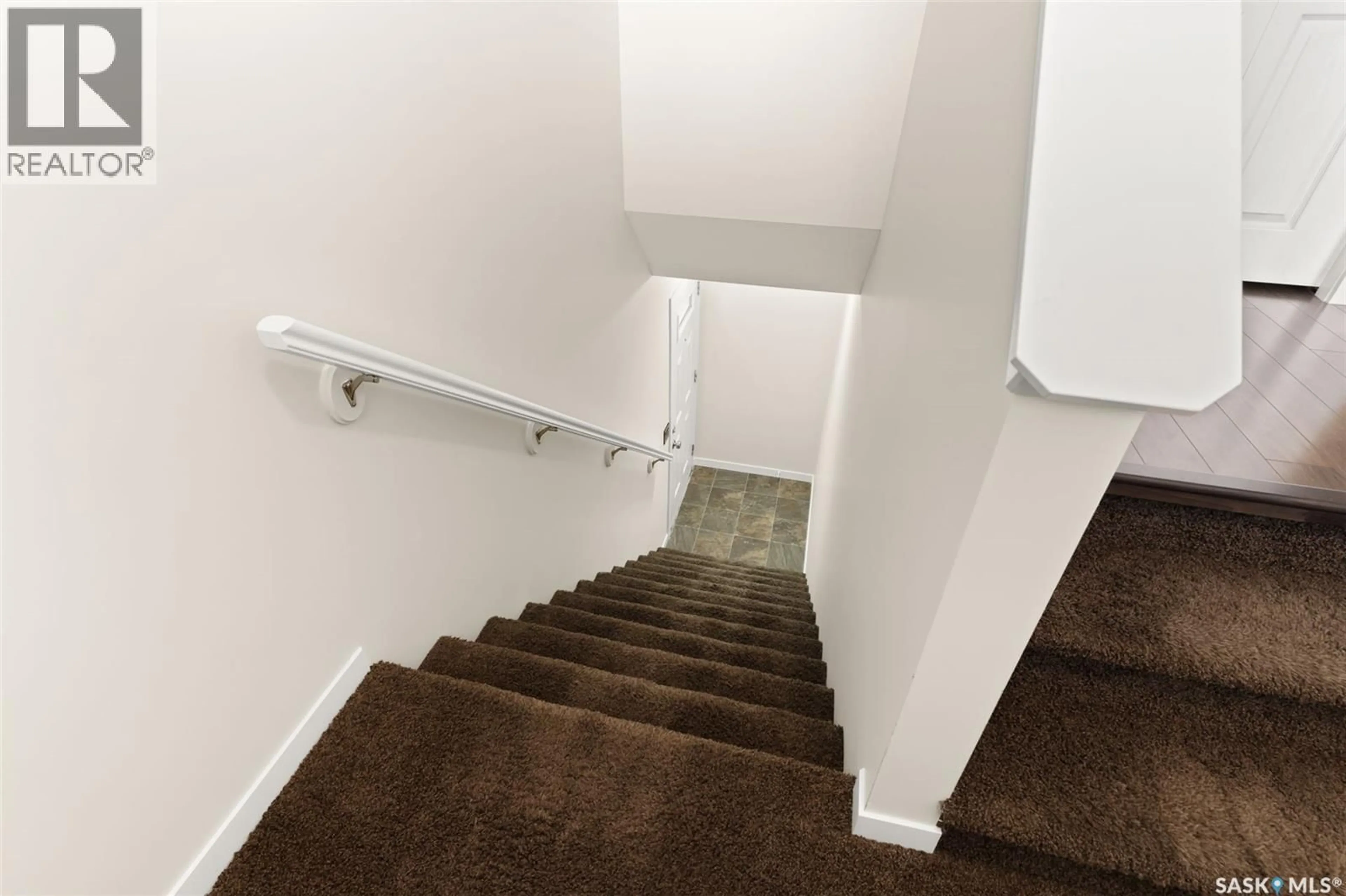Stairs for 45004 JAMES HILL ROAD, Regina Saskatchewan S4W0E8