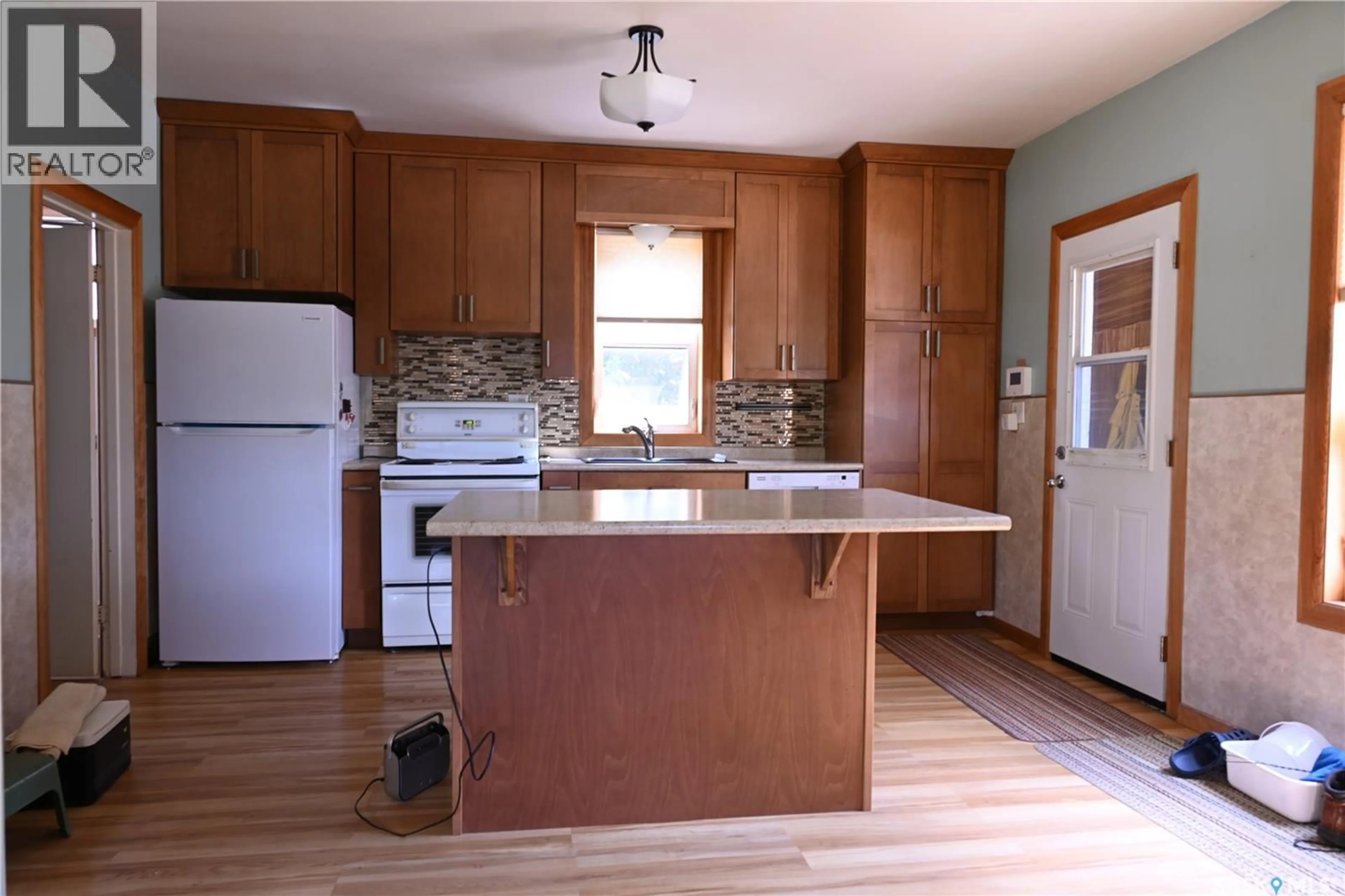 Standard kitchen, unknown for 111 3RD AVENUE, Hanley Saskatchewan S0G2E0