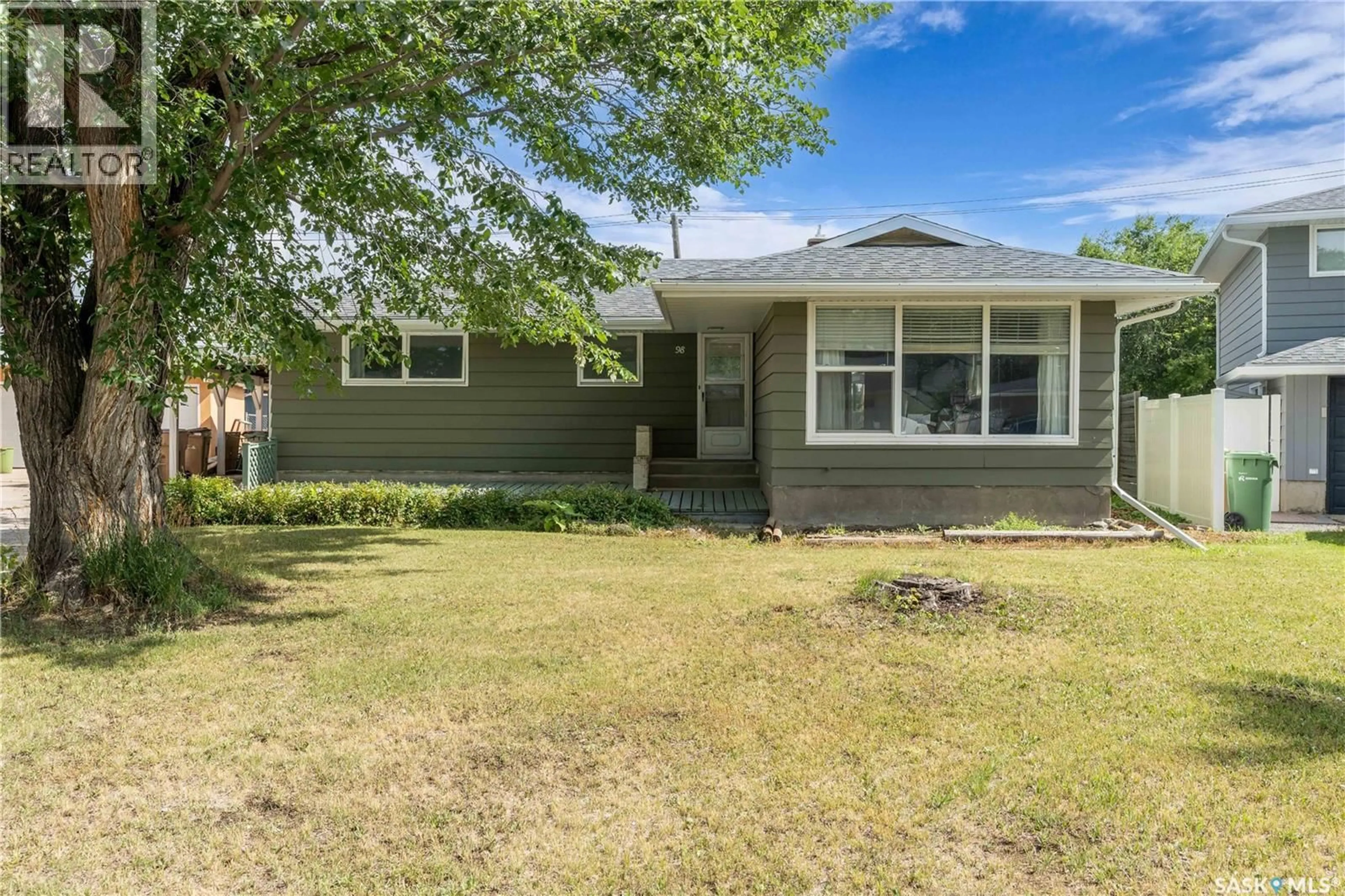 Home with vinyl exterior material, street for 98 MILLAR CRESCENT, Regina Saskatchewan S4S1N4